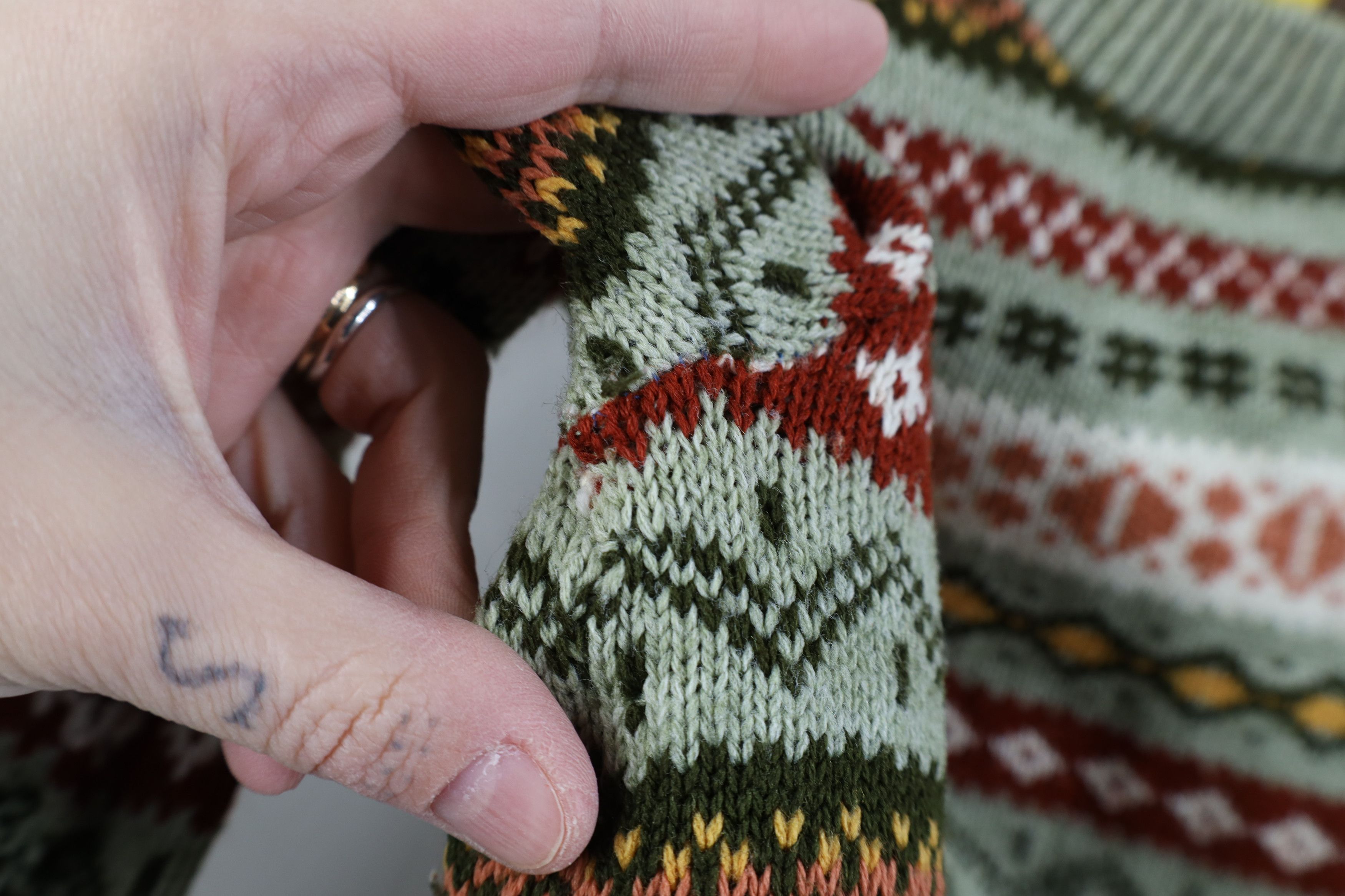 Vintage Vintage 70s Streetwear Rainbow Fair Isle Crewneck Sweater Size XS / US 0-2 / IT 36-38 - 9 Thumbnail