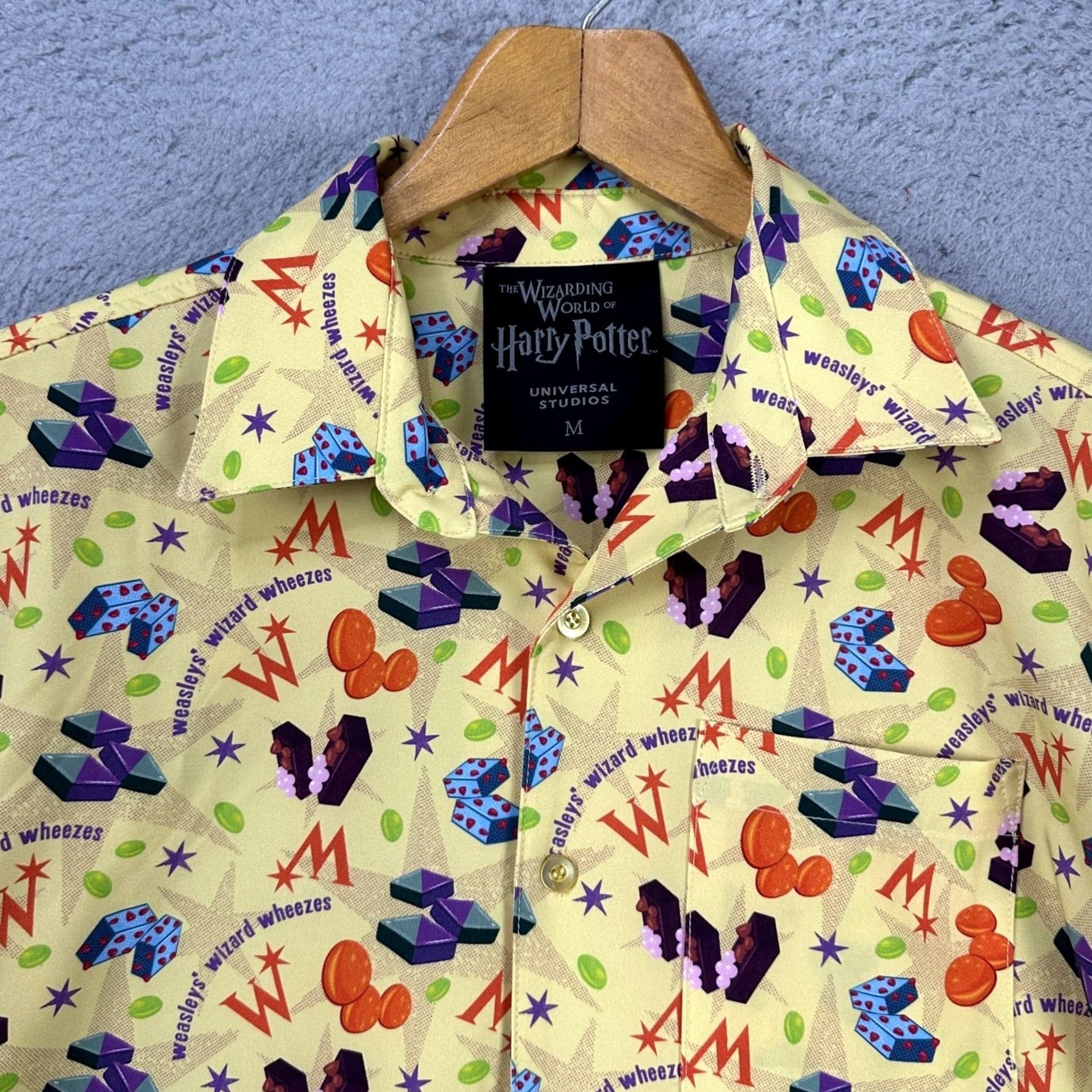 Vintage VINTAGE Universal Studios Mens The Wizarding World Of Harry Potter Shirt Medium Yellow Size US M / EU 48-50 / 2 - 6 Thumbnail