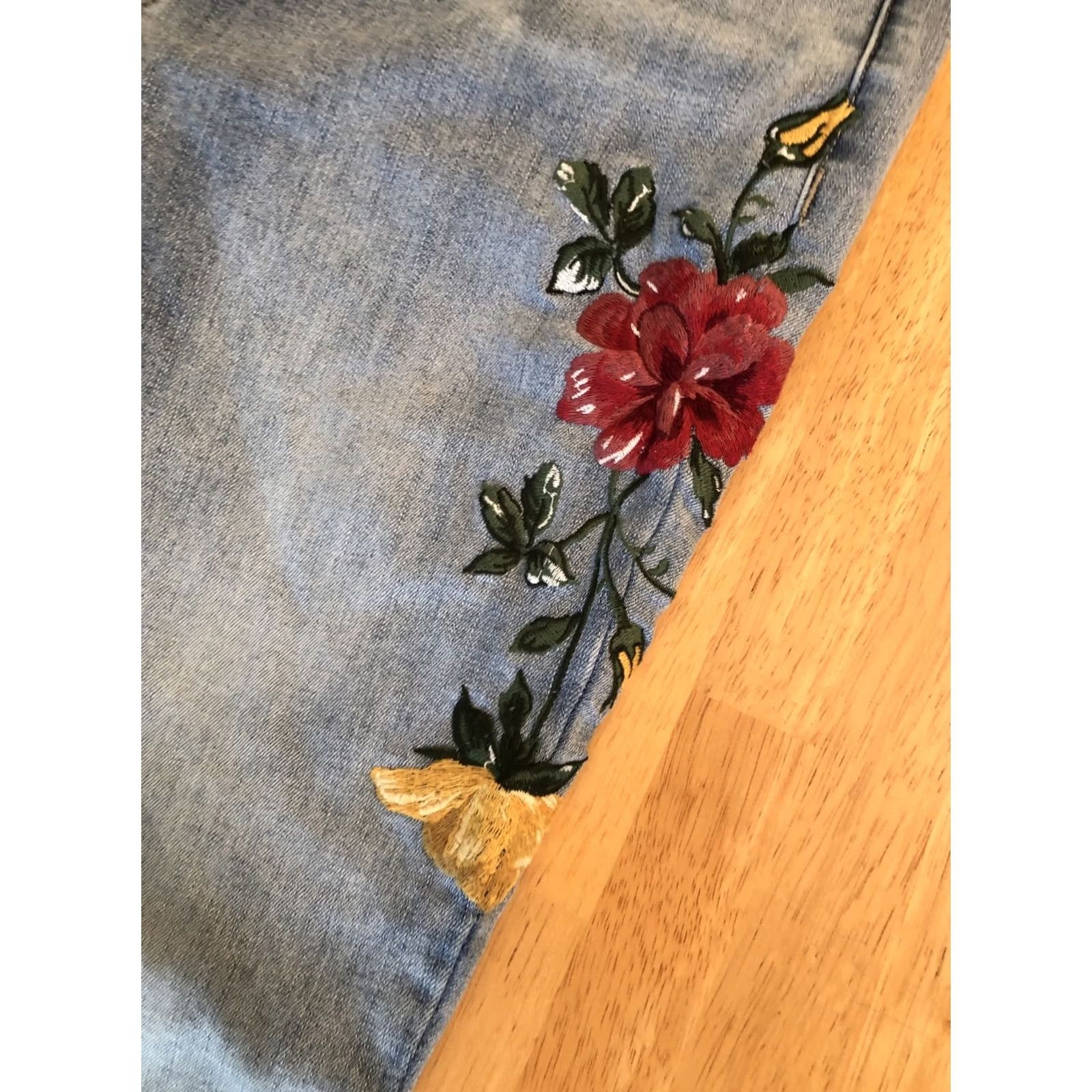 Pacsun Pacsun Floral embroidered Mid Rise Ankle Jegging Slim Fit 28x26 Denim Blue 28 in Light Wash 5-Pocket Womens Size 28" / US 6 / IT 42 - 7 Thumbnail