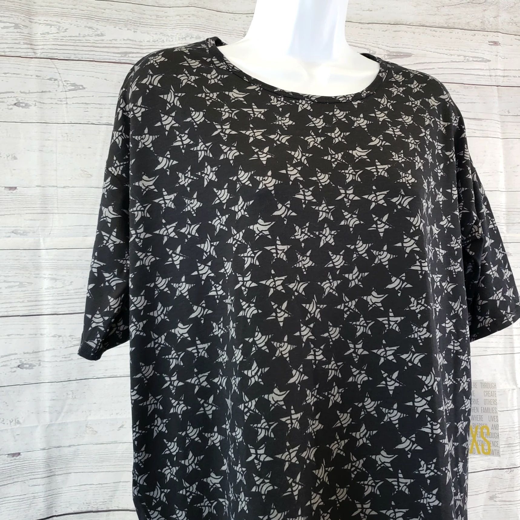 Vintage LuLaRoe Irma Top 2XS Womens Black Gray Star Print Short Sleeve Tunic Shirt Womens XS/S Size XXS / US 00 / IT 34 - 3 Thumbnail