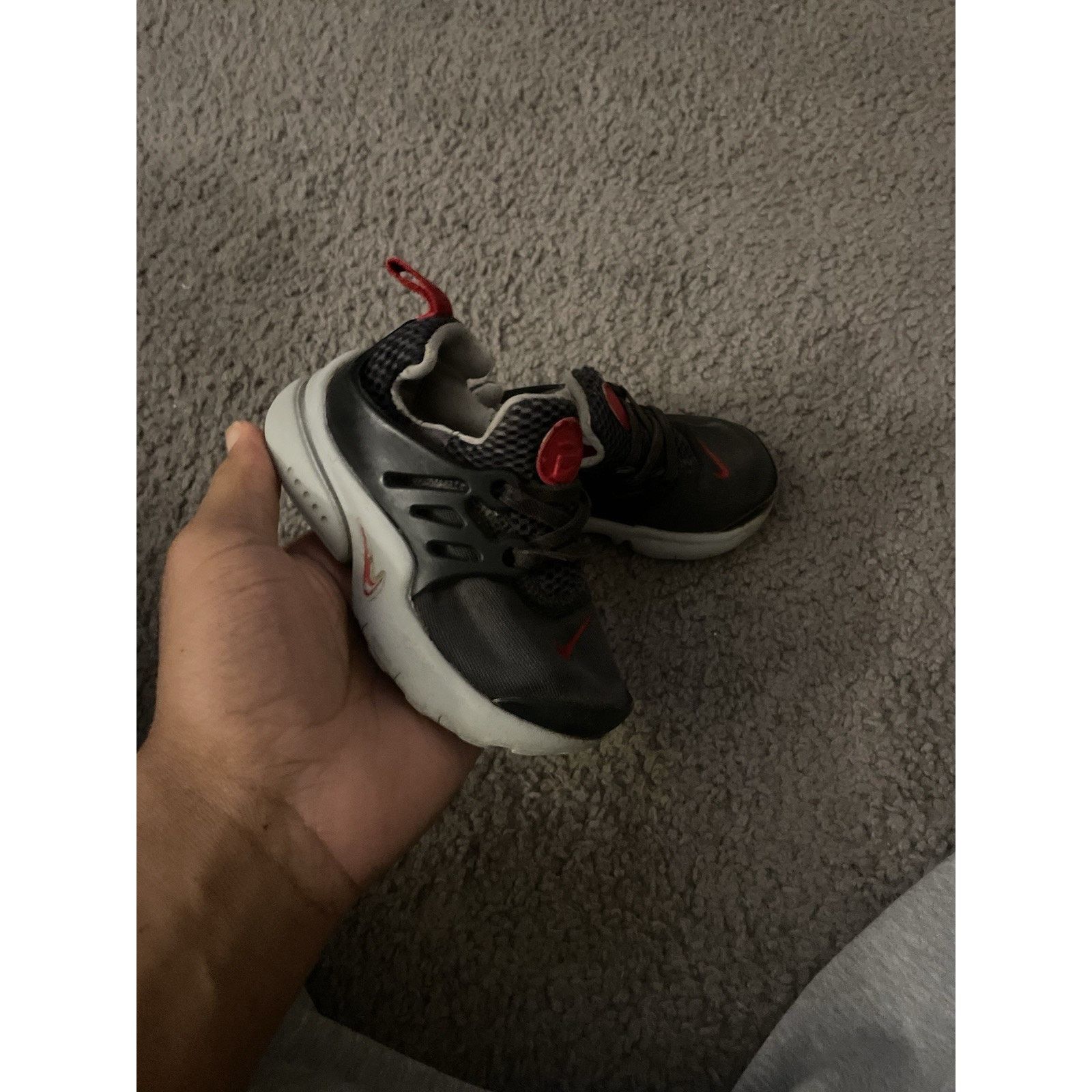 Nike Size 7c- NIKE LITTLE PRESTO SNEAKERS TODDLER RED GREY Size US 7 / EU 40 - 1 Thumbnail
