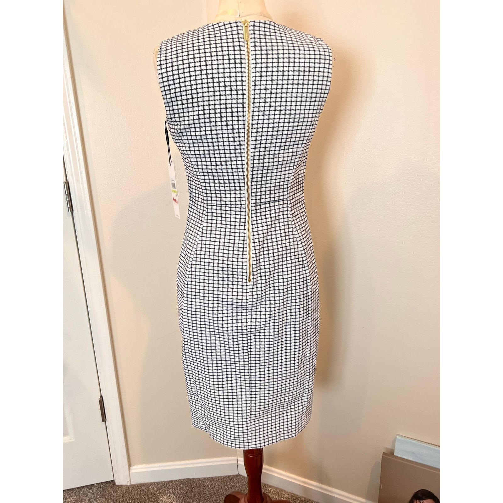 Calvin Klein Calvin Klein Sleeveless Plaid Sheath Dress Size 4 NWT Size S / US 4 / IT 40 - 4 Thumbnail