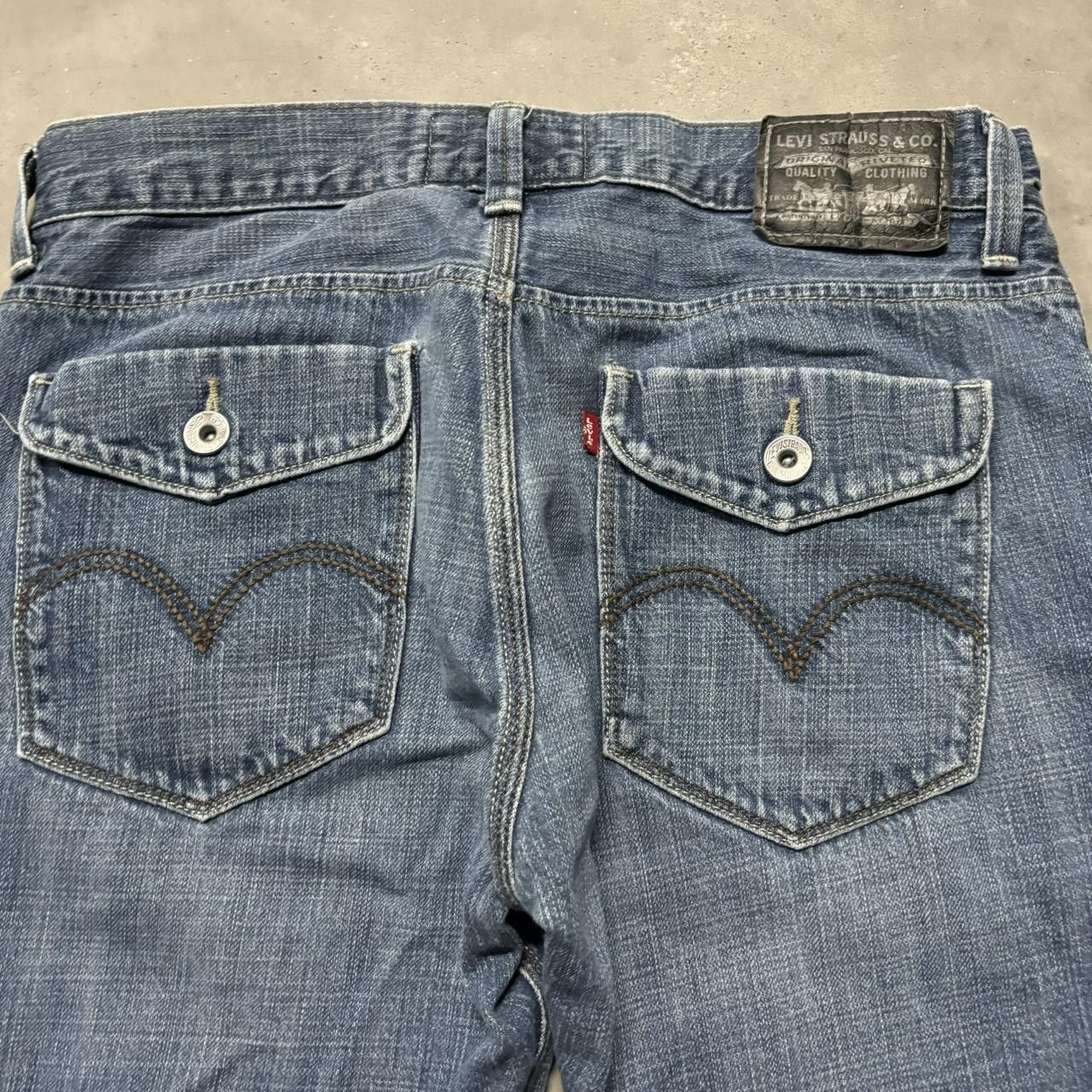 Levi's × Vintage Crazy Vintage Y2K/2000s Grunge Levi’s Medium Wash Essential Denim Jeans! Size US 34 / EU 50 - 7 Thumbnail