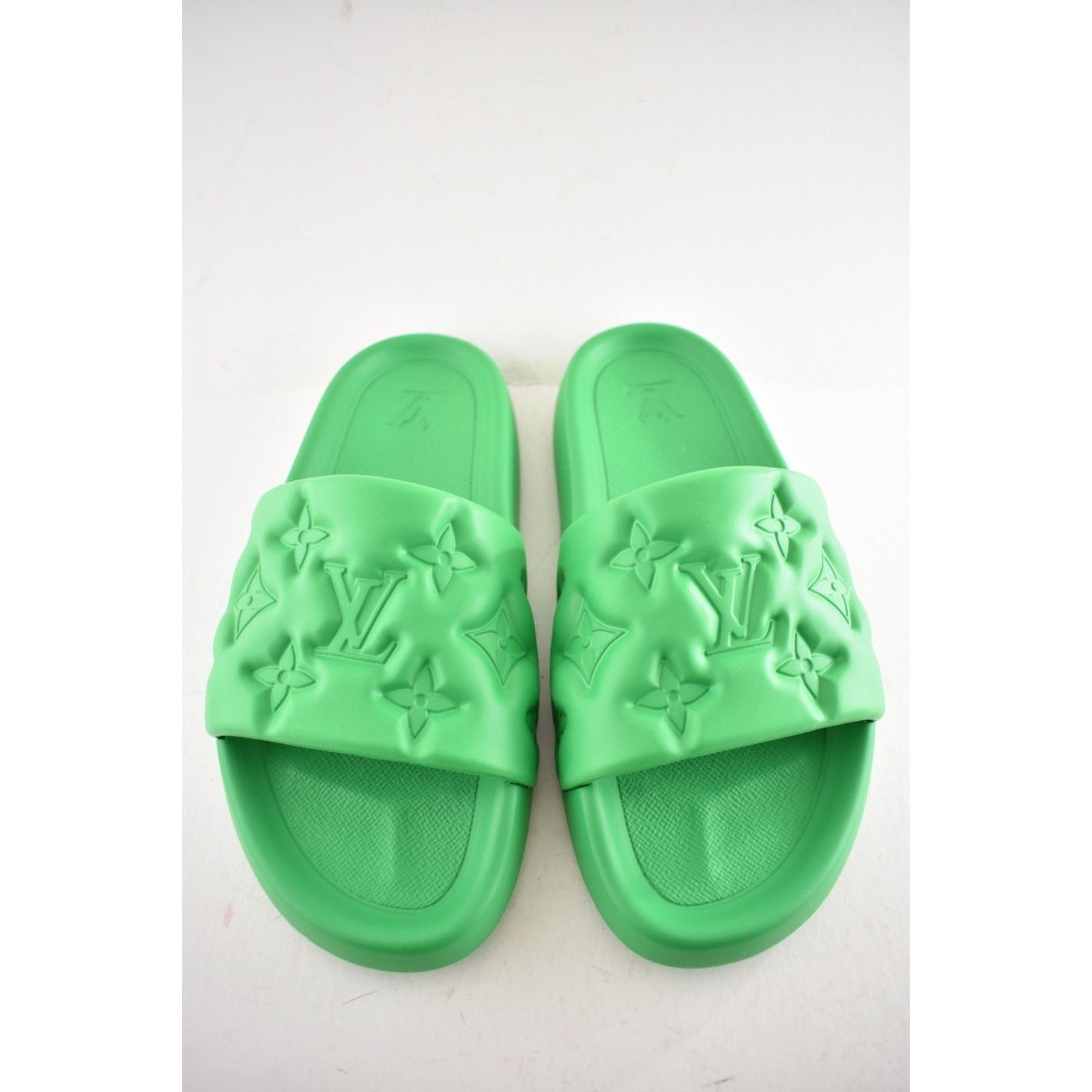 Louis Vuitton Louis Vuitton Waterfront Mule Slide Sandal UK 9 US 10 11 Size US 10 / EU 43 - 7 Thumbnail