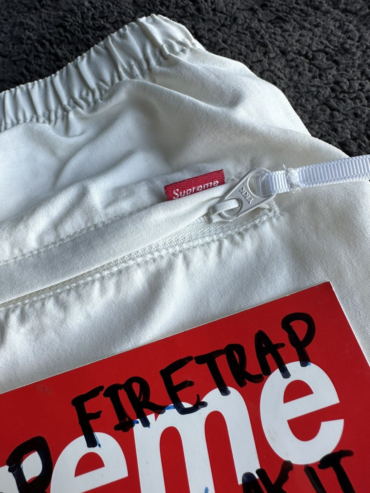 Supreme Supreme Warm Up Pants White FW21 Size M Used 8/10 Size US 30 / EU 46 - 12 Thumbnail