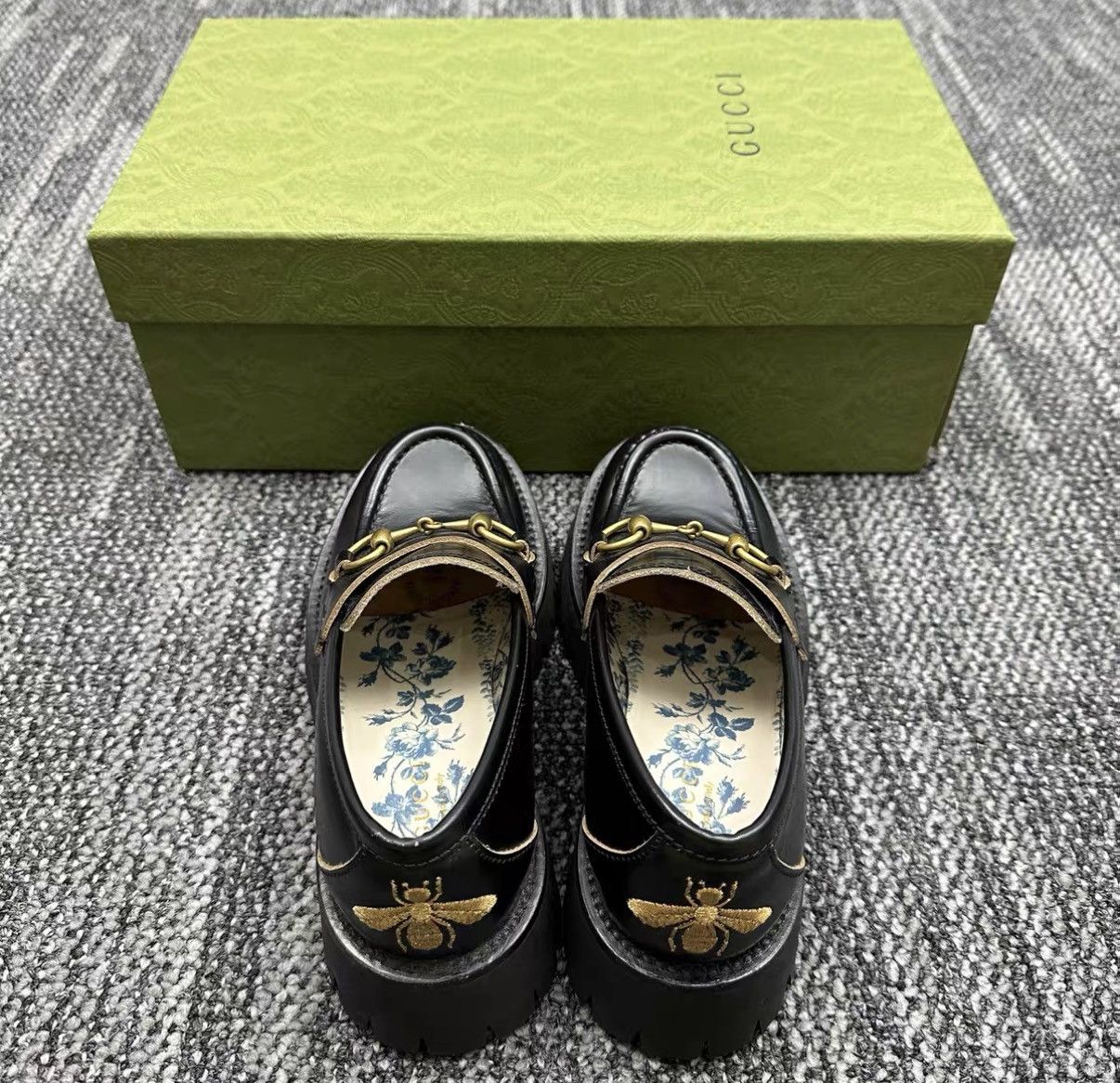 Gucci Gucci Classic Bee Loafers J42 Size US 4 / IT 34 - 3 Thumbnail