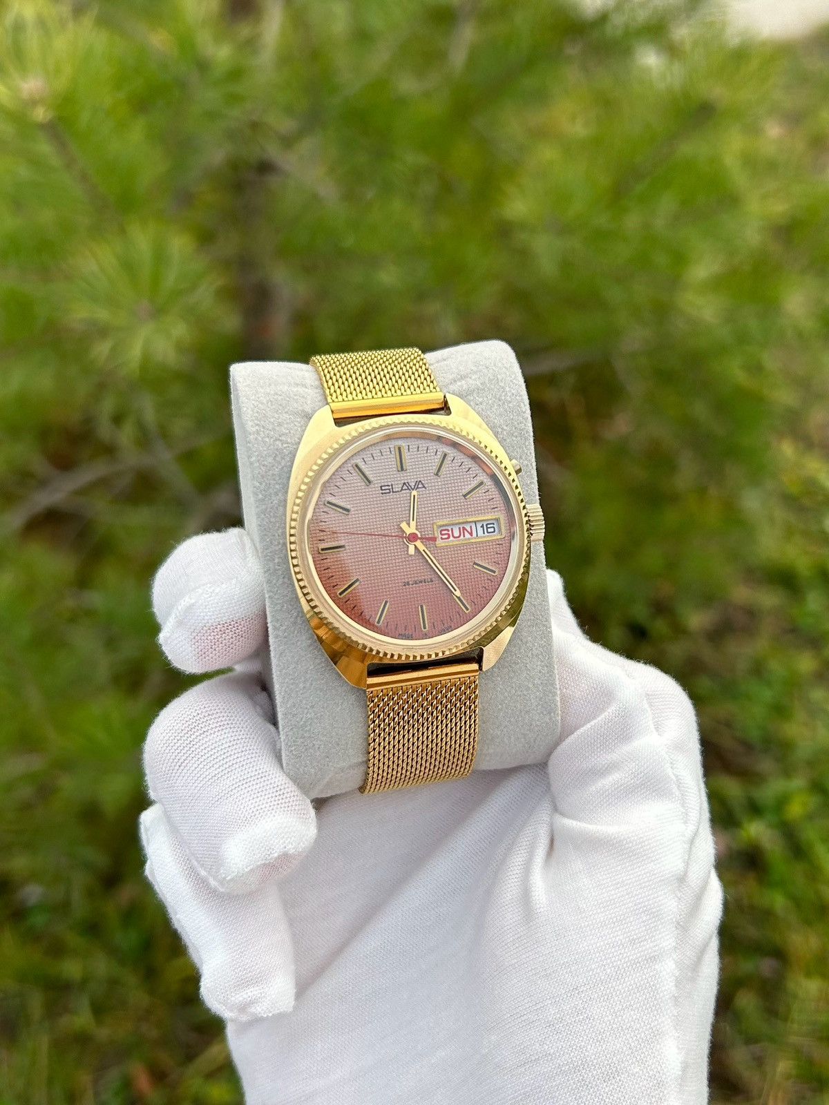 Vintage Vintage Watch Slava Mechanical Made in USSR Authentic 1980s Size ONE SIZE - 2 Thumbnail