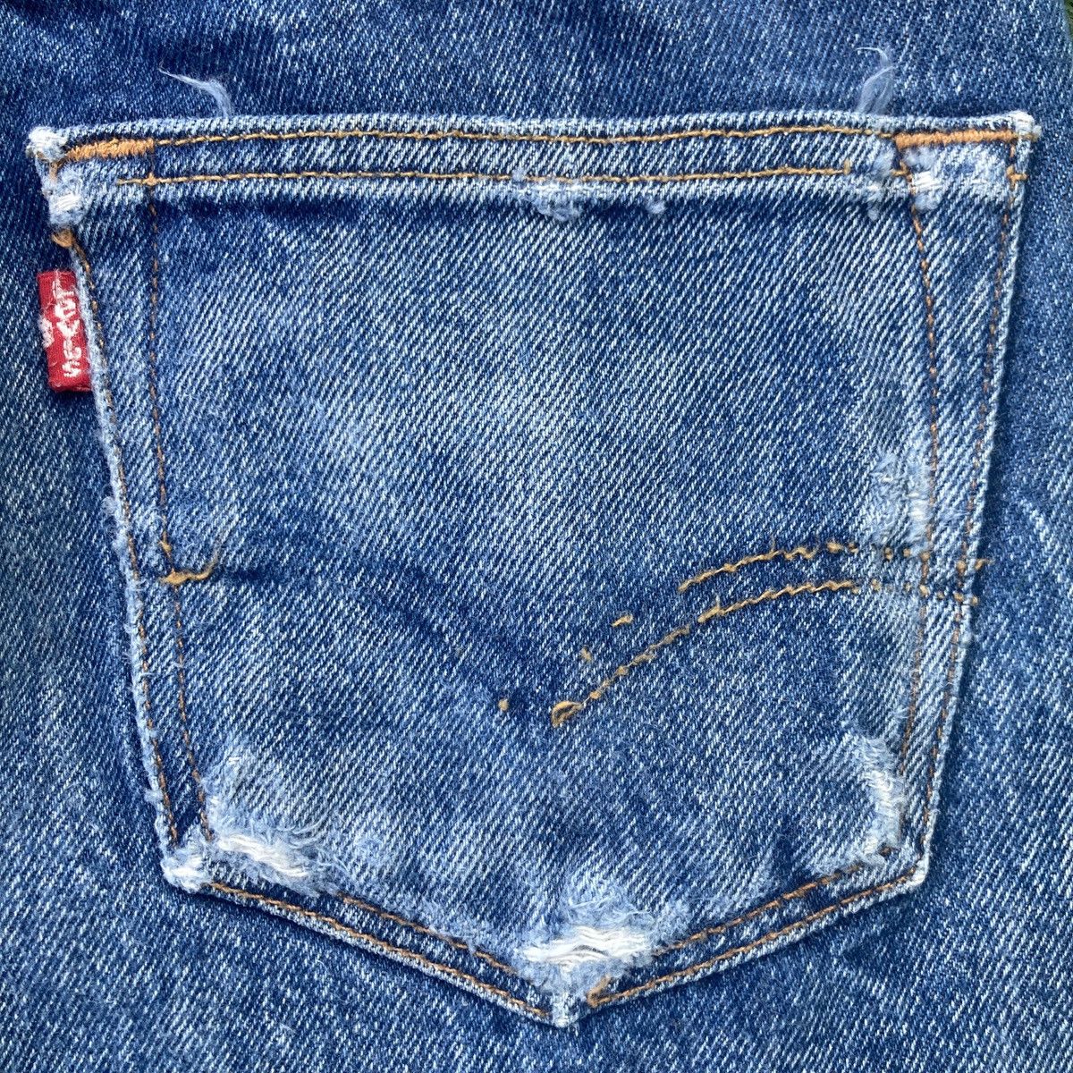 Levi's × Levi's Vintage Clothing × Vintage VINTAGE 90s LEVI’S 501 DISTRESSED JEANS Size US 31 - 9 Thumbnail