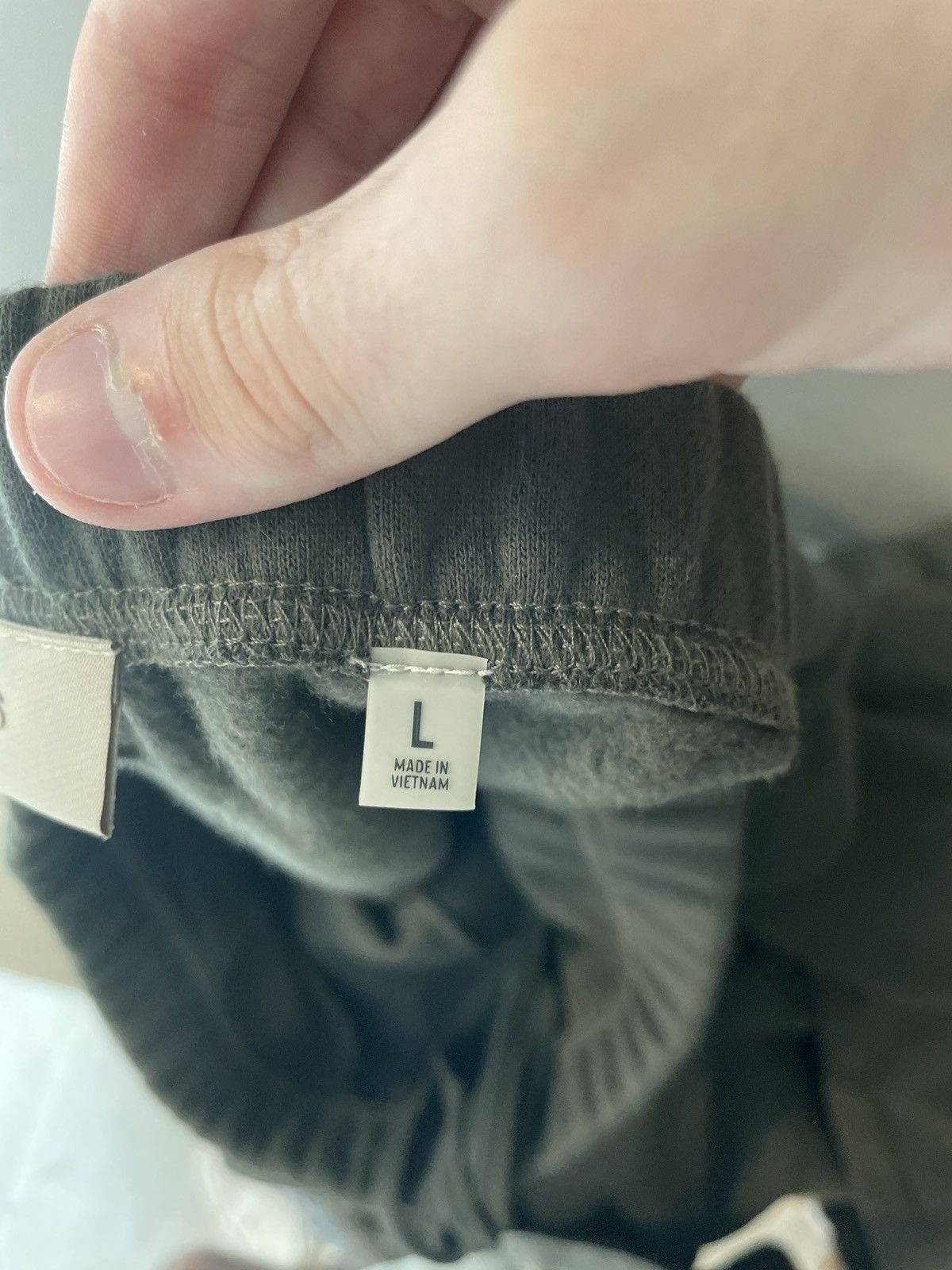 Essentials × Fear of God Fear of God Essentials Off Black Pants L Size US 34 / EU 50 - 4 Thumbnail