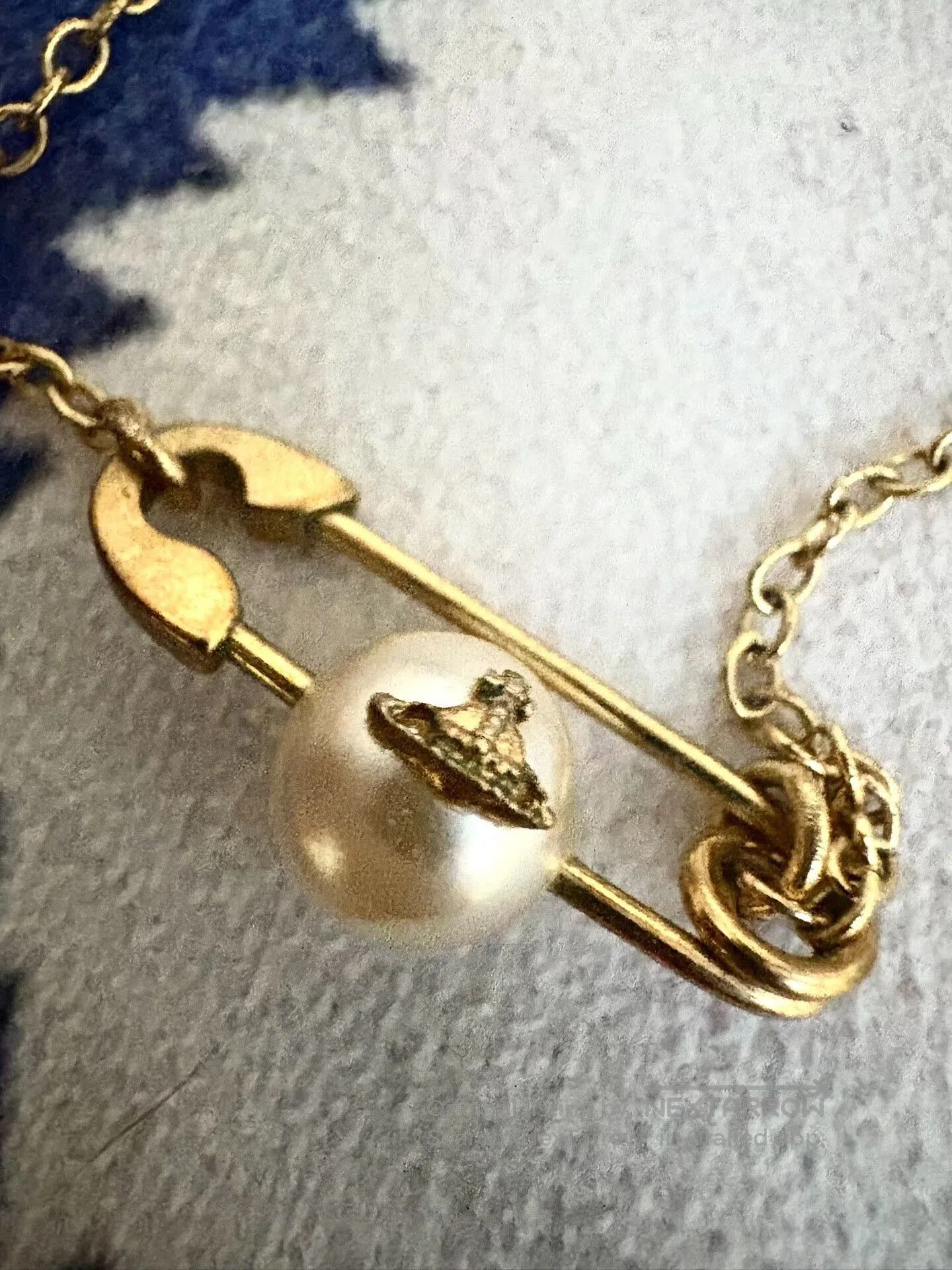 Vivienne Westwood Vivienne Westwood Gold Saturn Brooch Necklace. Size ONE SIZE - 8 Thumbnail