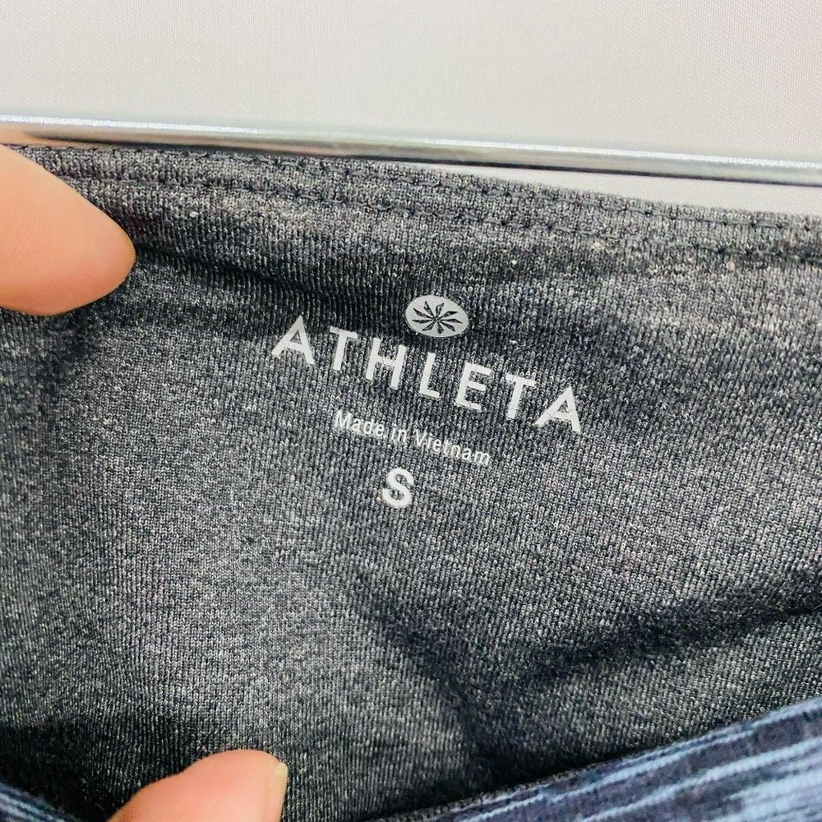 Athleta Athleta Splits Revelation Capris Workout Yoga Pilates Small Size 26" / US 2 / IT 38 - 2 Thumbnail