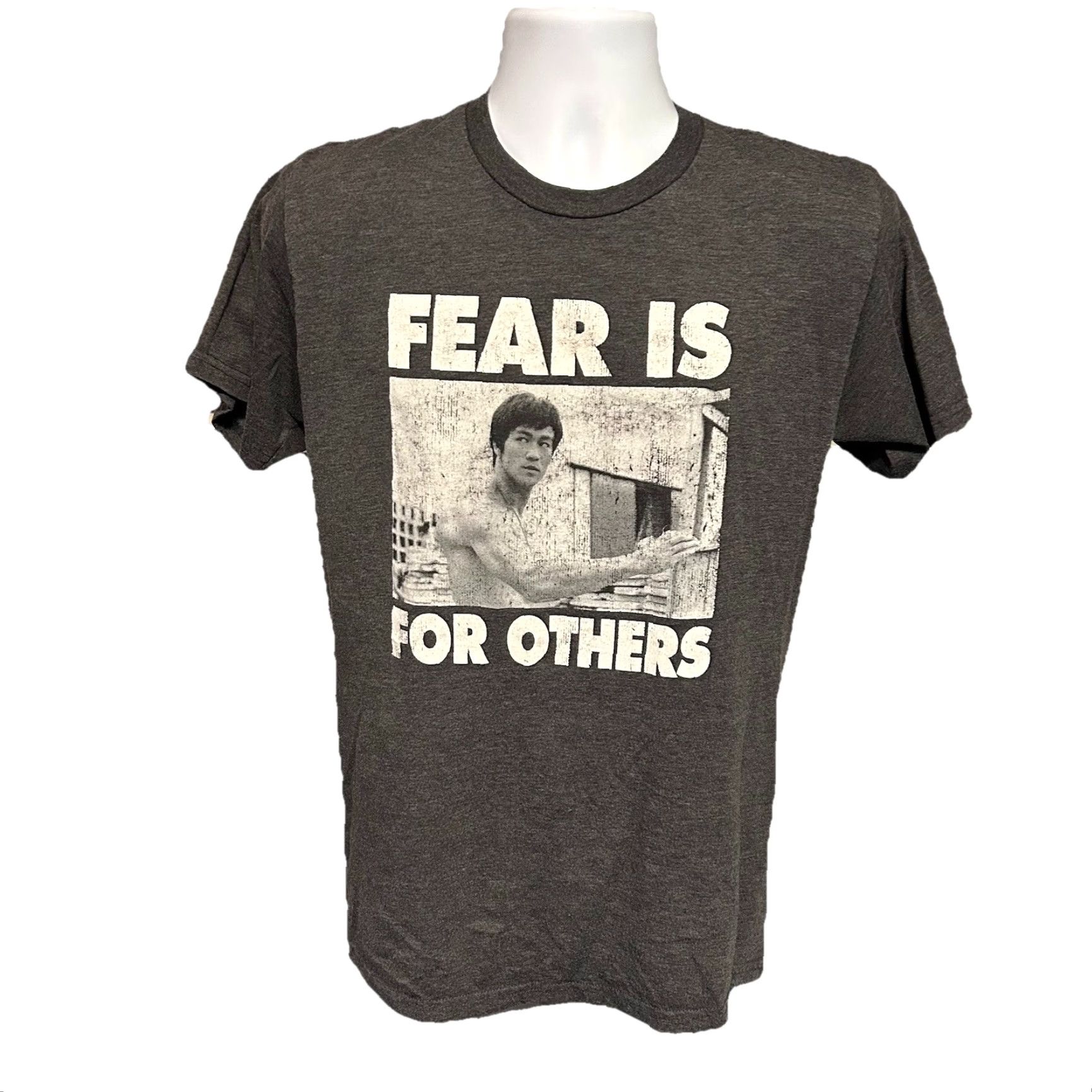 Lee Bruce Lee Fear Is For Others Shirt Mens Medium Dark Heather Gray Short Sleeve Size US M / EU 48-50 / 2 - 2 Thumbnail