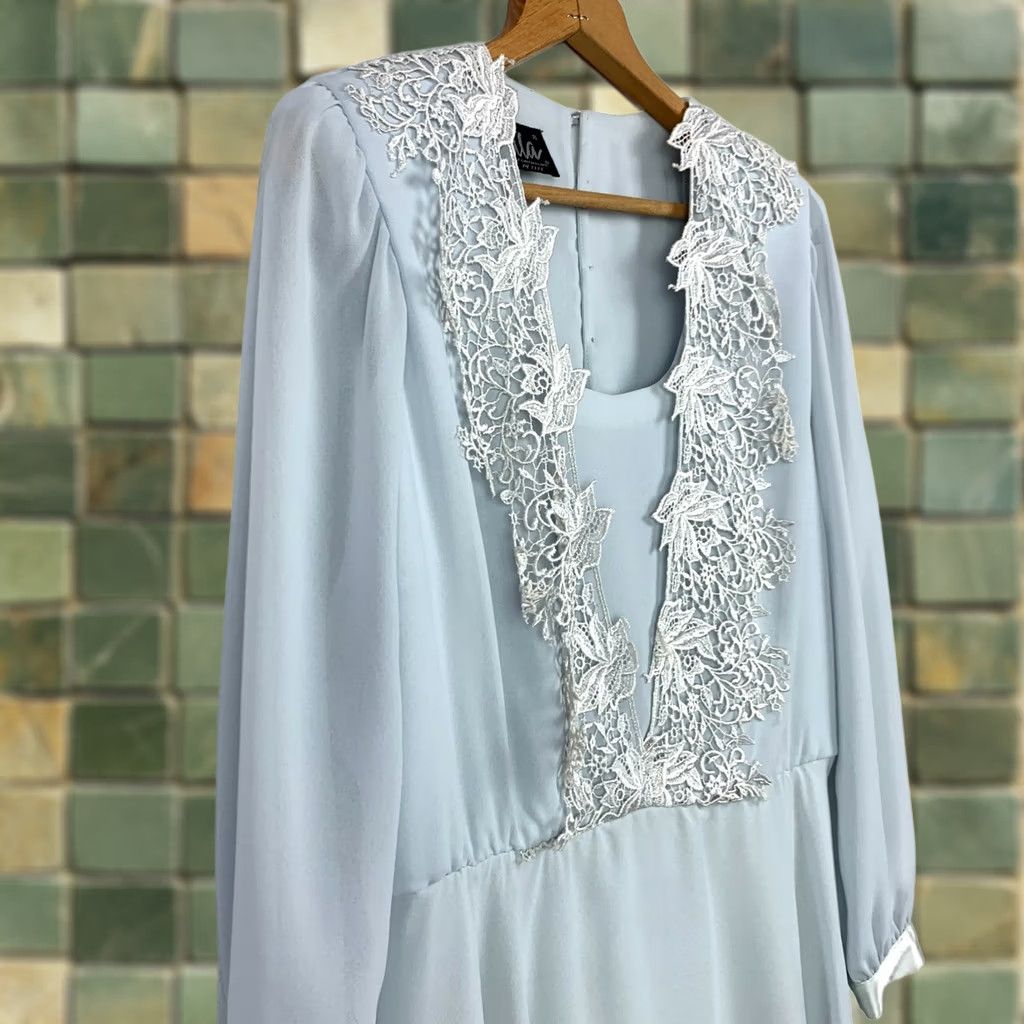 Vintage VINTAGE Ursula of Switzerland Blue Sheer Lace Polyester Dress Twee 8 Petite Size M / US 6-8 / IT 42-44 - 1 Thumbnail