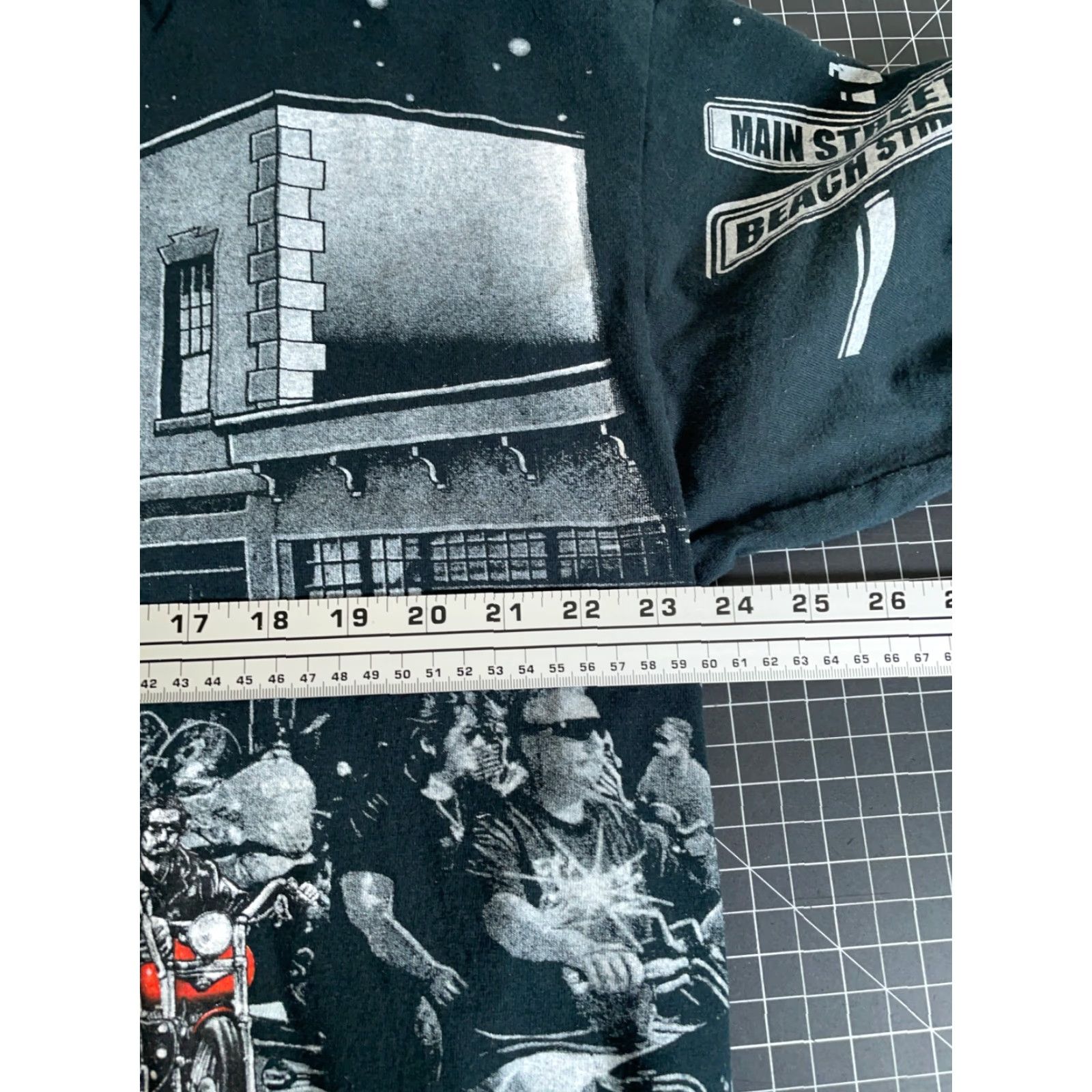Anvil VINTAGE Anvil T-Shirt Biker 2004 Biketoberfest All-Over Print Black Adult XL Mens Size US XL / EU 56 / 4 - 5 Thumbnail