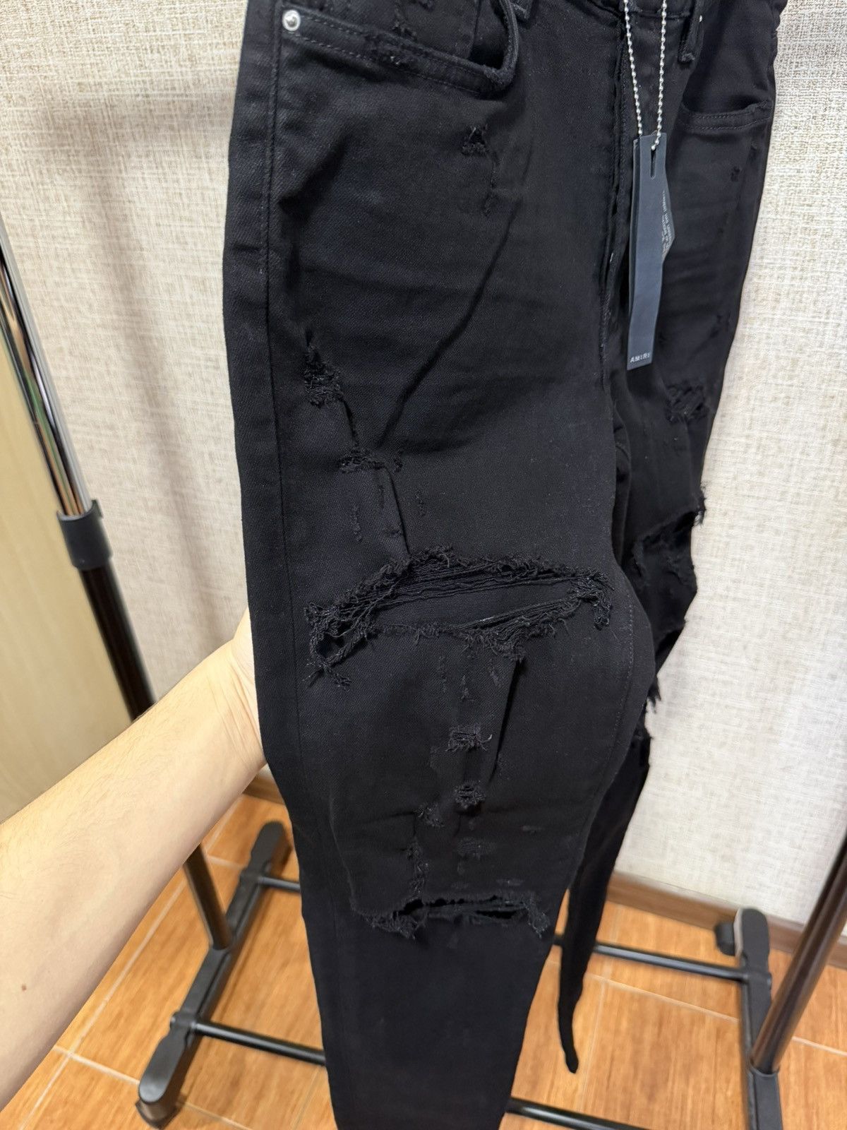 Amiri AMIRI THRASHER PLUS BLACK DISTRESSED SLIM FIT JEANS Size US 32 / EU 48 - 7 Thumbnail