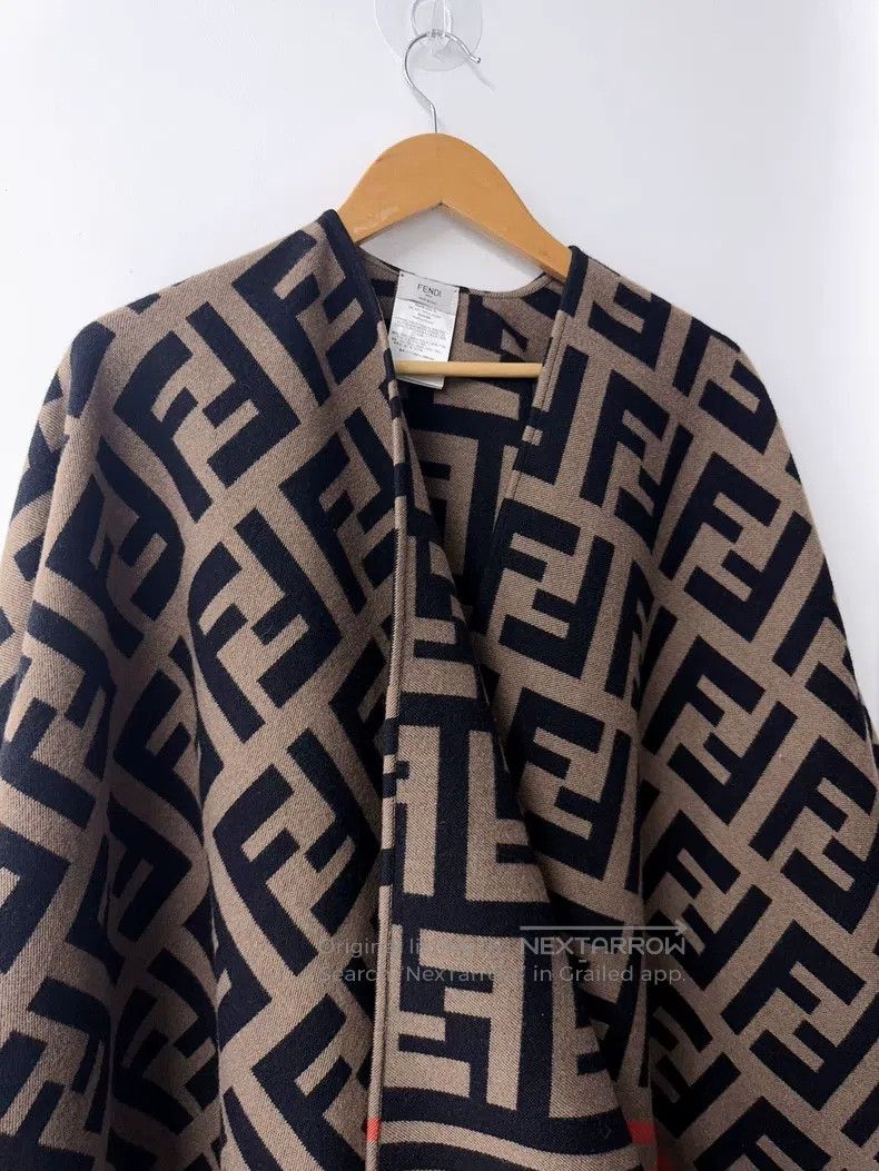 Fendi Fendi size 140x140cm Scarf Made of Wool and Silk Size ONE SIZE - 6 Thumbnail