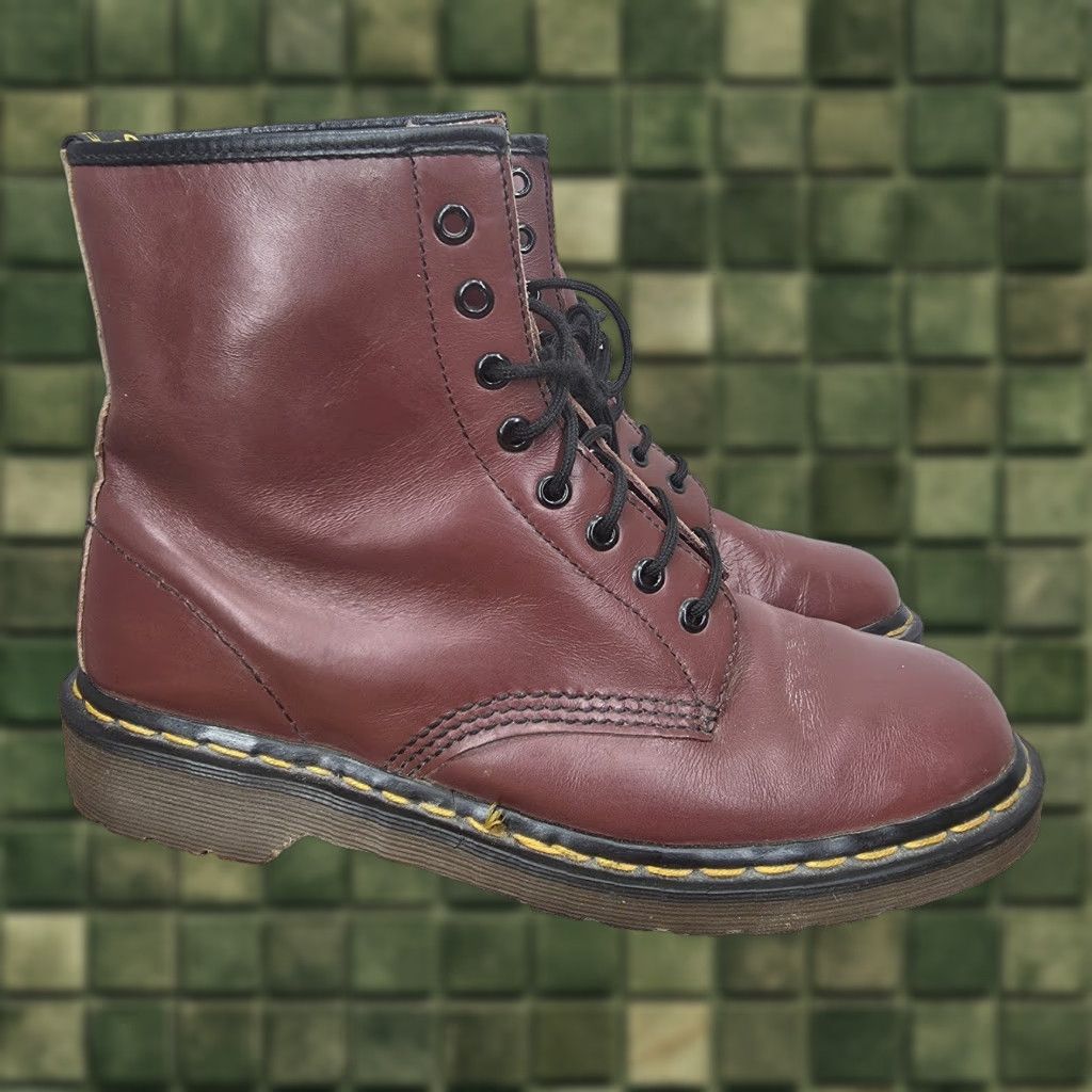 Dr. Martens VINTAGE Dr. Martens 1460 Boots Mens 9 Cherry Red Leather Moto Combat 8-Eye England Size US 9 / EU 42 - 1 Thumbnail
