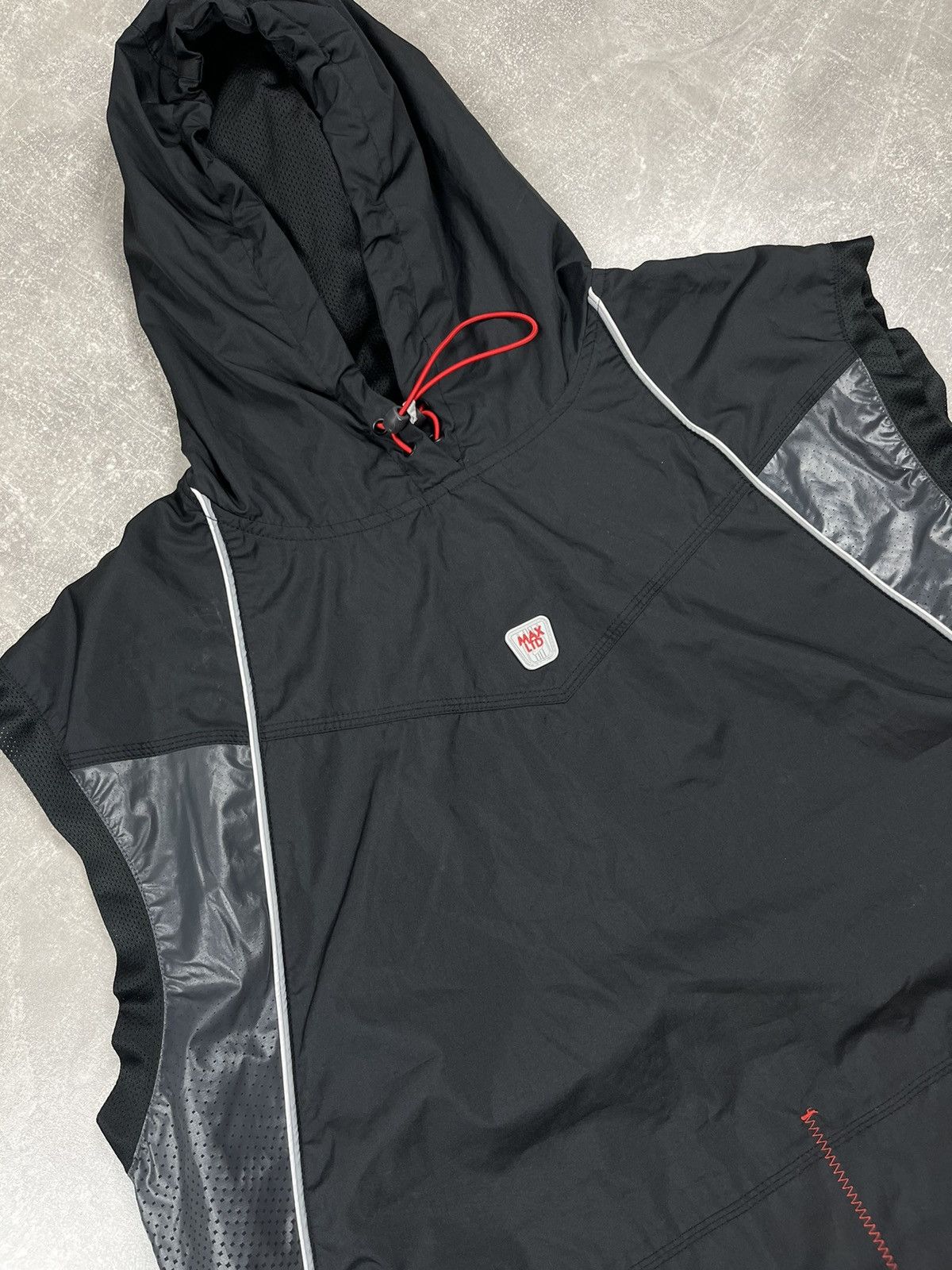 Nike Vintage Nike Nylon Vest Big Logo 00s Swoosh Hooded Size US XL / EU 56 / 4 - 5 Thumbnail