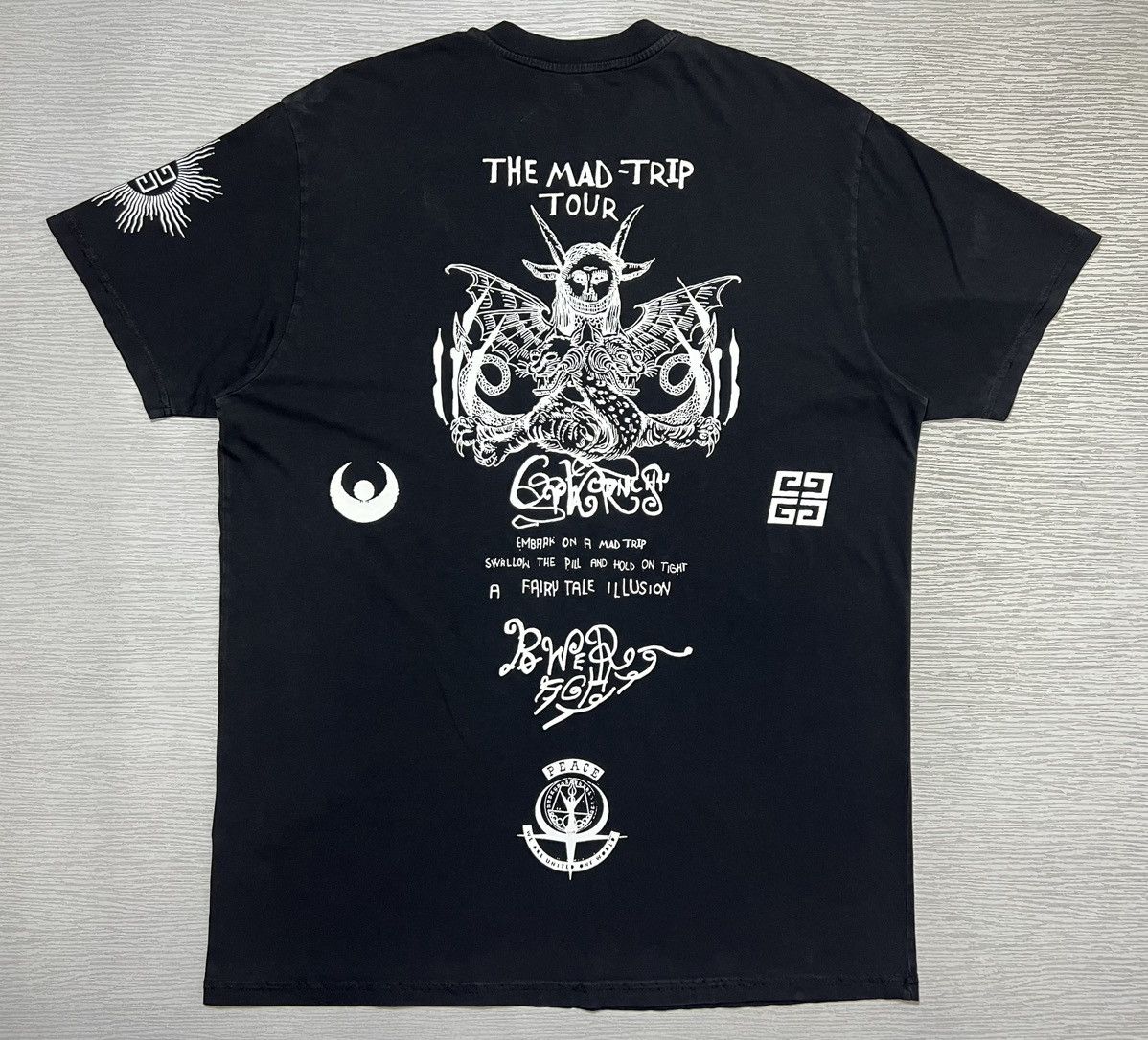 Givenchy Givenchy - Mad Trip Tour Oversized T-Shirt Size US XS / EU 42 / 0 - 2 Thumbnail