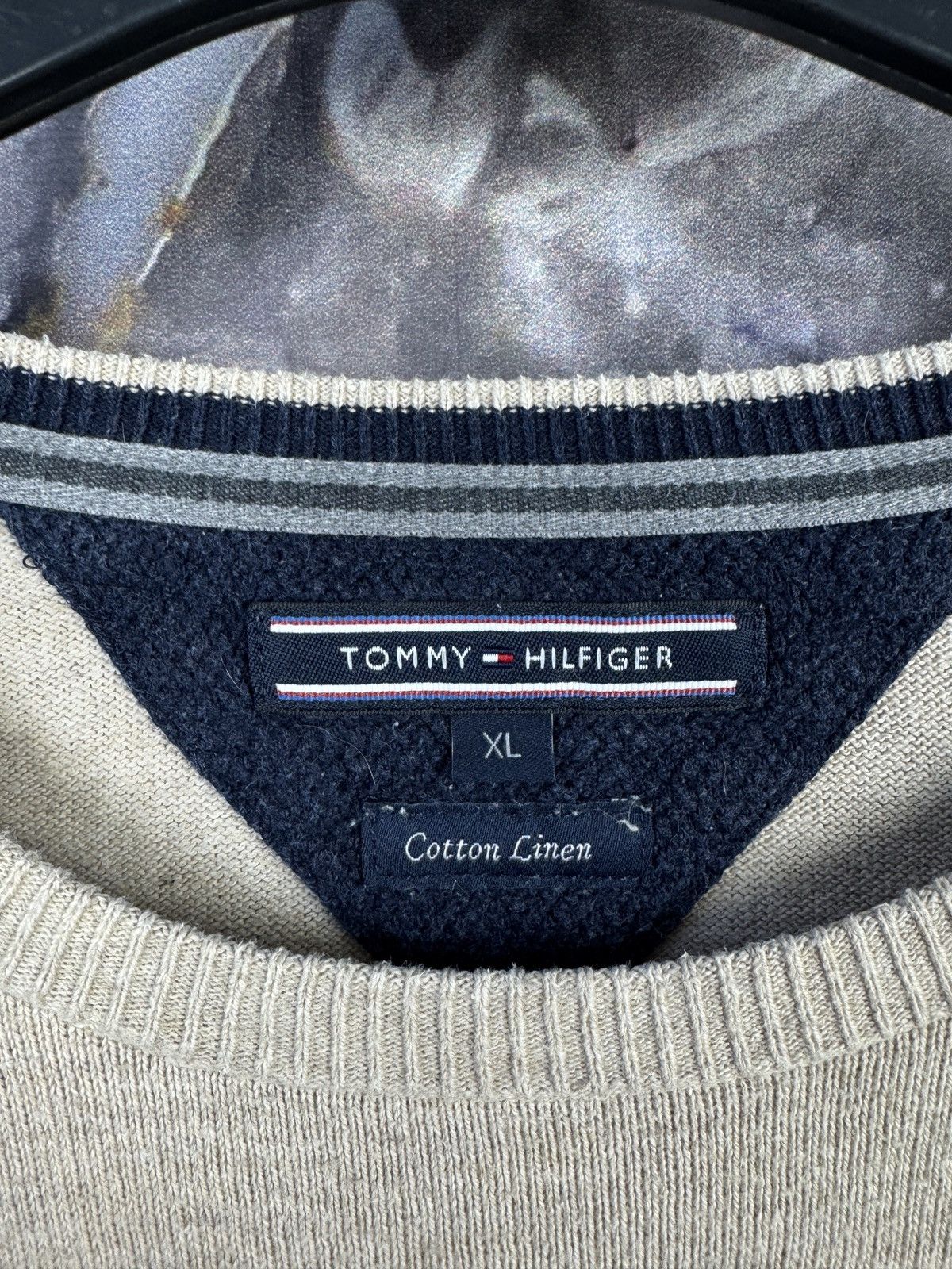 Tommy Hilfiger Tommy Hilfiger Beige Crewneck Sweater Minimal Logo XL Size US XL / EU 56 / 4 - 5 Thumbnail