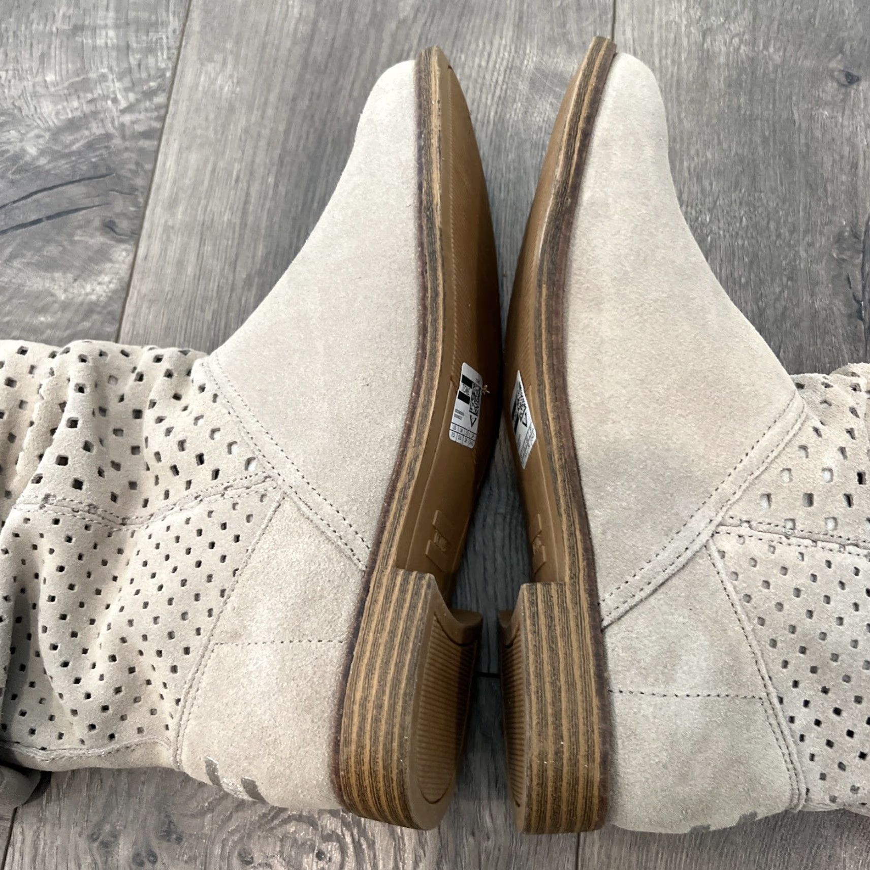 Toms TOMS Serra Low Heel Boots Size 7.5 Brown Suede Perforated Womens Size US 5.5 / IT 35.5 - 5 Thumbnail