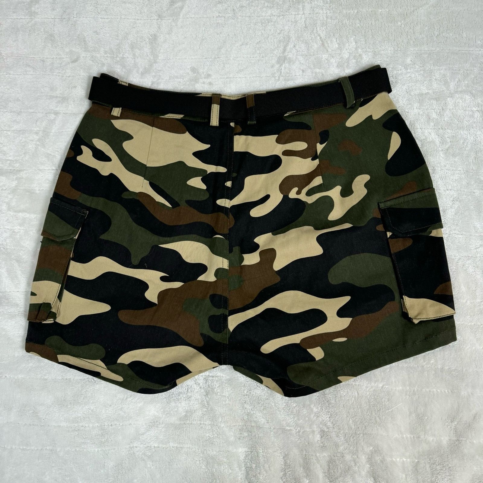 Unknown London Love Tree Camo Cargo High Waist Shorts Women’s Size Large L Size 32" / US 10 / IT 46 - 2 Thumbnail