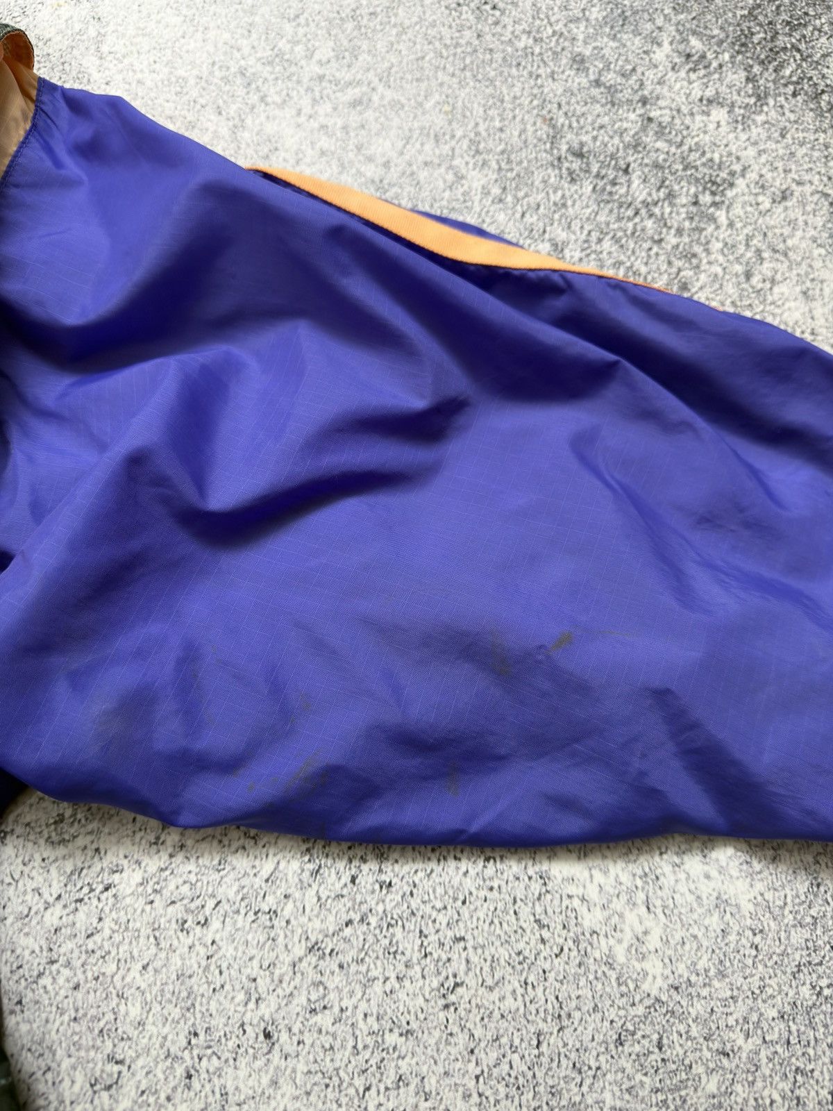 Nike RARE 90s Nike International Graphic Print Nylon Track Jacket Size US XL / EU 56 / 4 - 13 Thumbnail
