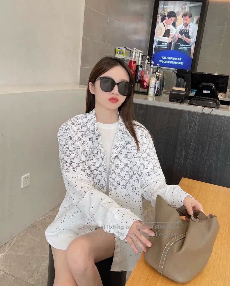 Louis Vuitton Louis Vuitton Full Print Gradient Long Sleeve White Shirt Size US S / EU 44-46 / 1 - 7 Thumbnail