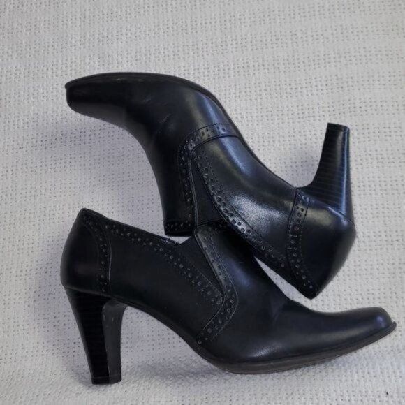 Vintage Rialto Hand Tooled Black 3" Heeled Sz 8.5 Bootie Size US 8.5 / IT 38.5 - 3 Thumbnail