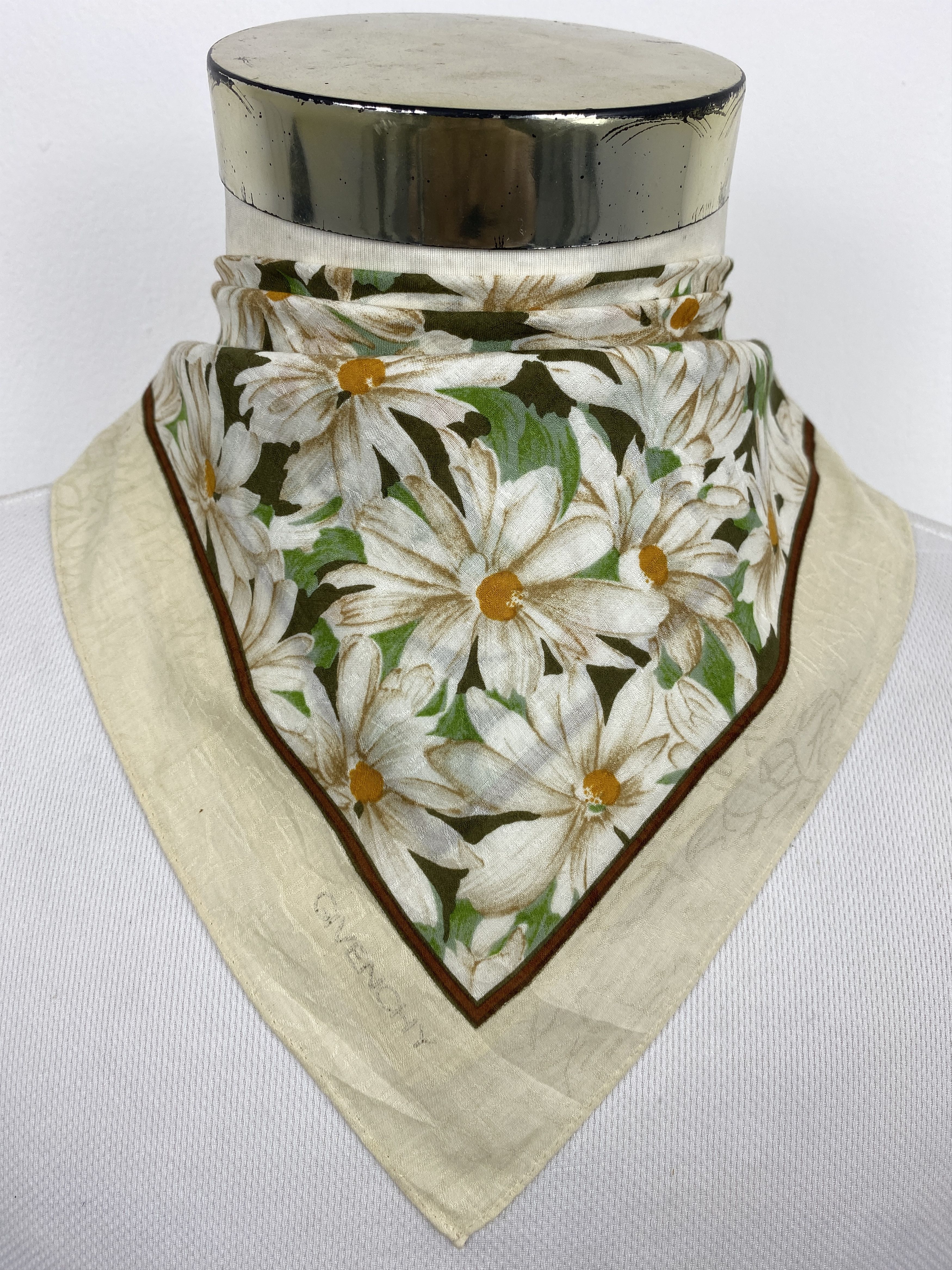 Givenchy Vintage Givenchy Handkerchief / Neckerchief KT0306 Size ONE SIZE - 1 Thumbnail