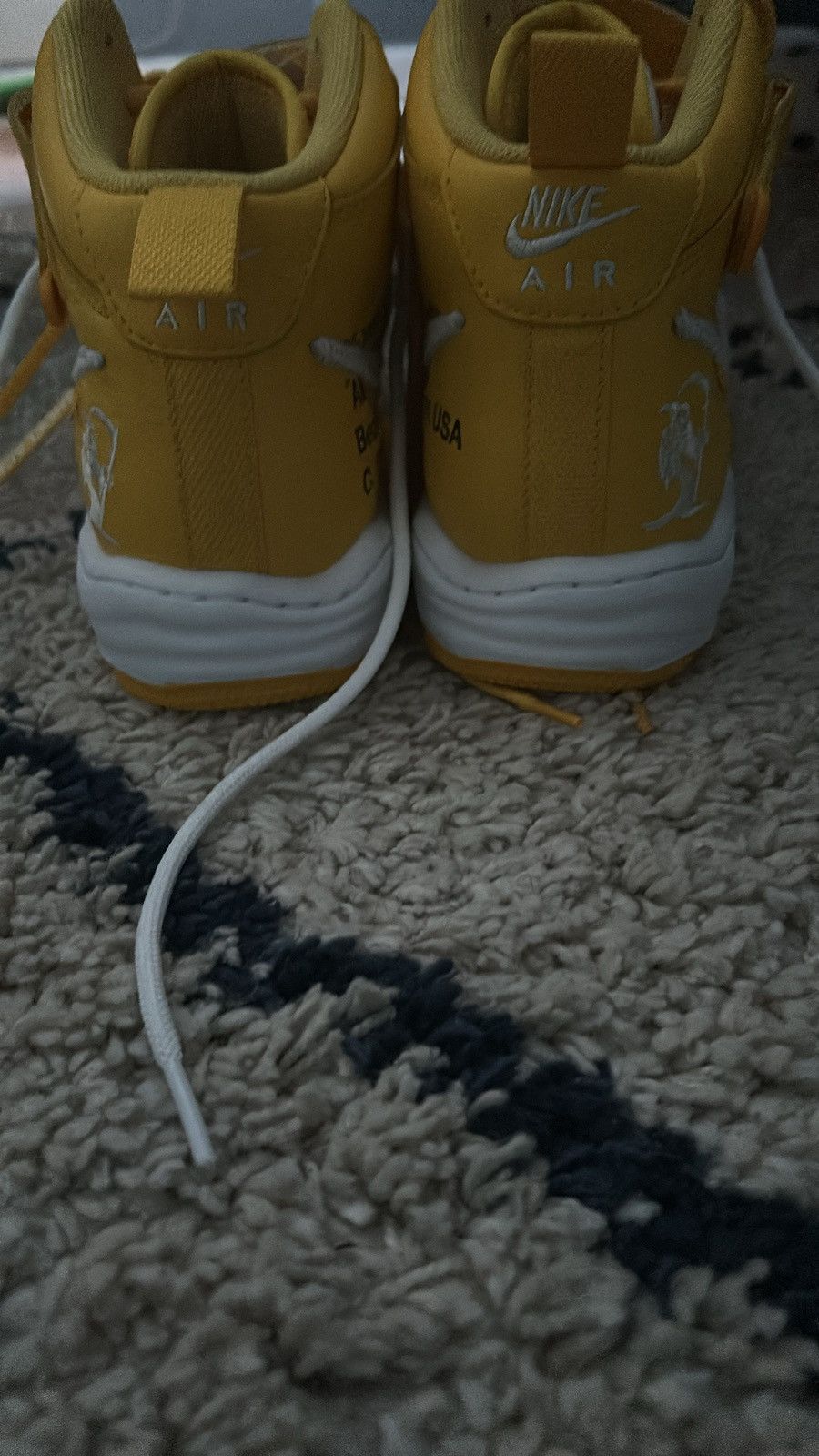 Nike × Off-White Off-White x Air Force 1 Mid SP Leather 'Varsity Maize Size US 9 / EU 42 - 4 Thumbnail