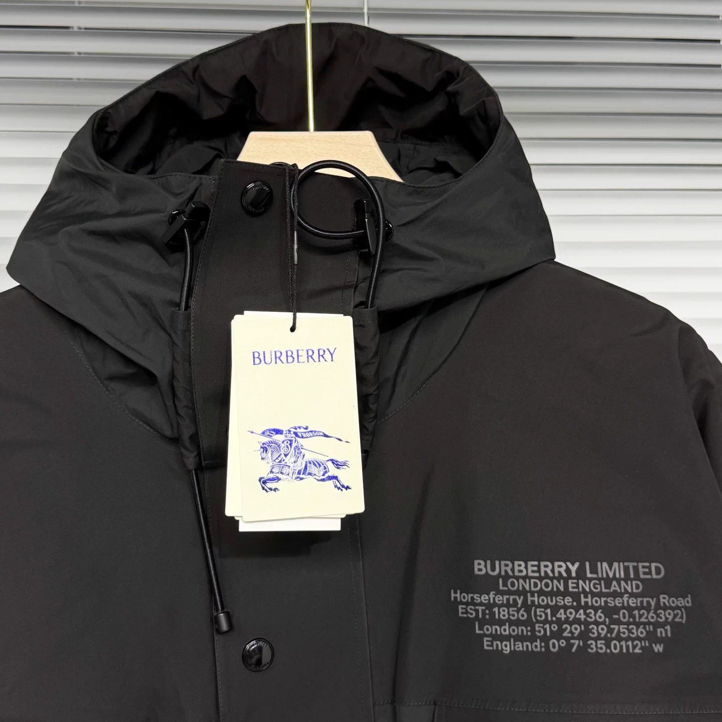 Burberry Burberry Black Down Jacket M Logo Print Hooded Size US M / EU 48-50 / 2 - 3 Thumbnail