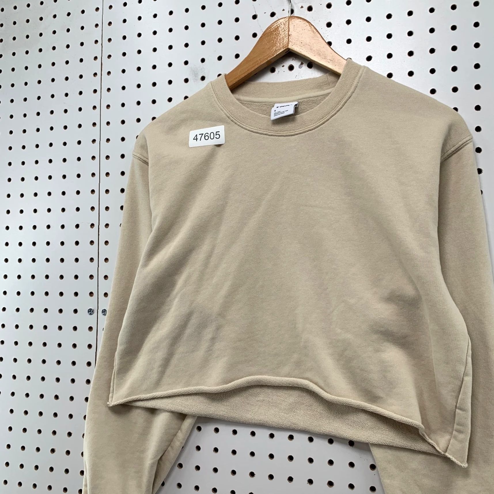 Aritzia Aritzia TNA Sweatshirt Womens Small Beige Cropped Fleece Long Sleeve Crew Neck Pullover Knit Shirt Size S / US 4 / IT 40 - 6 Thumbnail
