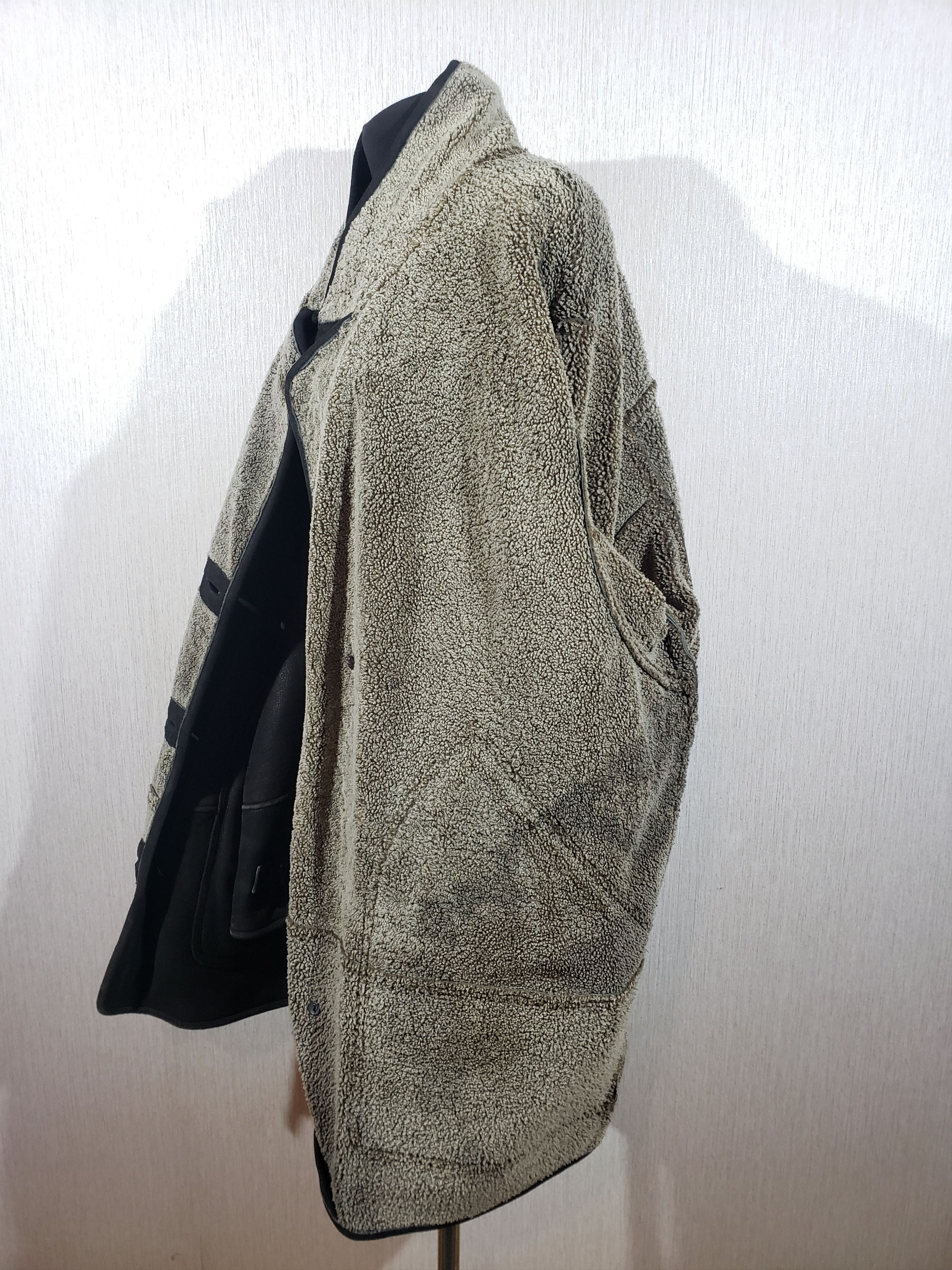 Other Wonderful men's black sheepskin coat with buttons. Size US XL / EU 56 / 4 - 8 Thumbnail