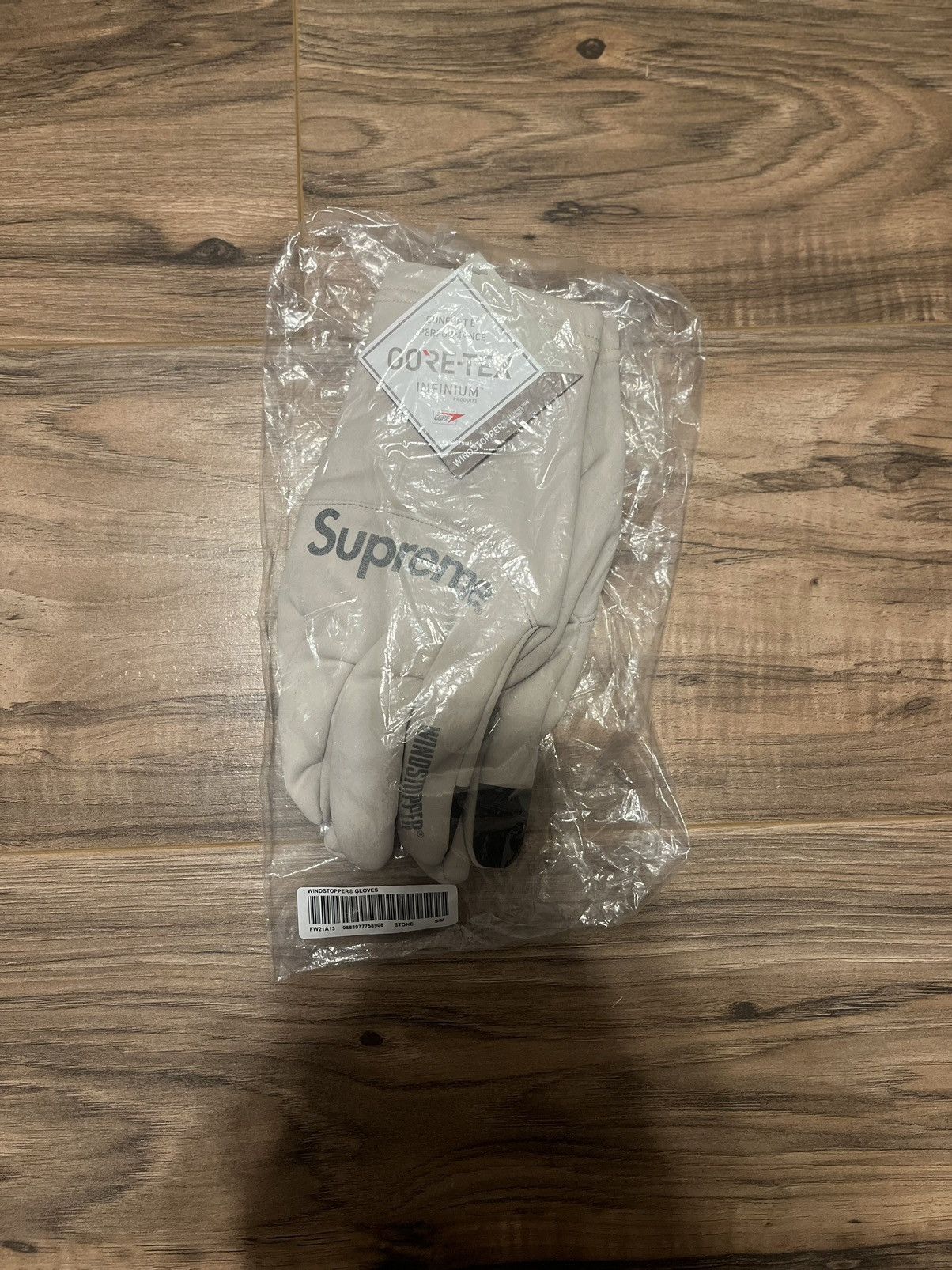 Supreme Windstopper Gloves | Grailed