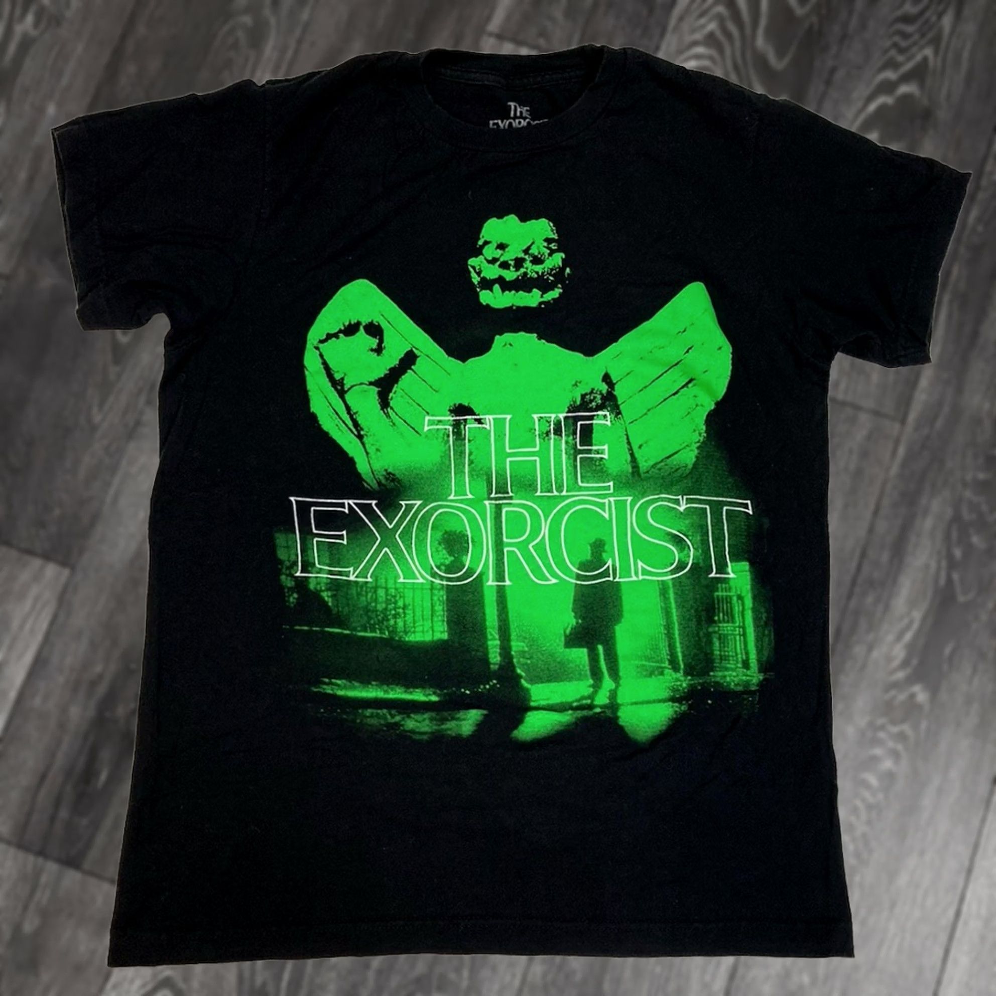 Vintage VINTAGE The Exorcist Graphic T-shirt Women Small Black Logo Green Short Sleeve Size S / US 4 / IT 40 - 1 Thumbnail