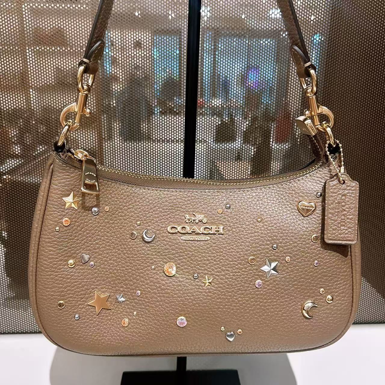 Coach Teri Shoulder Bag With Rivets CCZ99 Size ONE SIZE - 2 Thumbnail