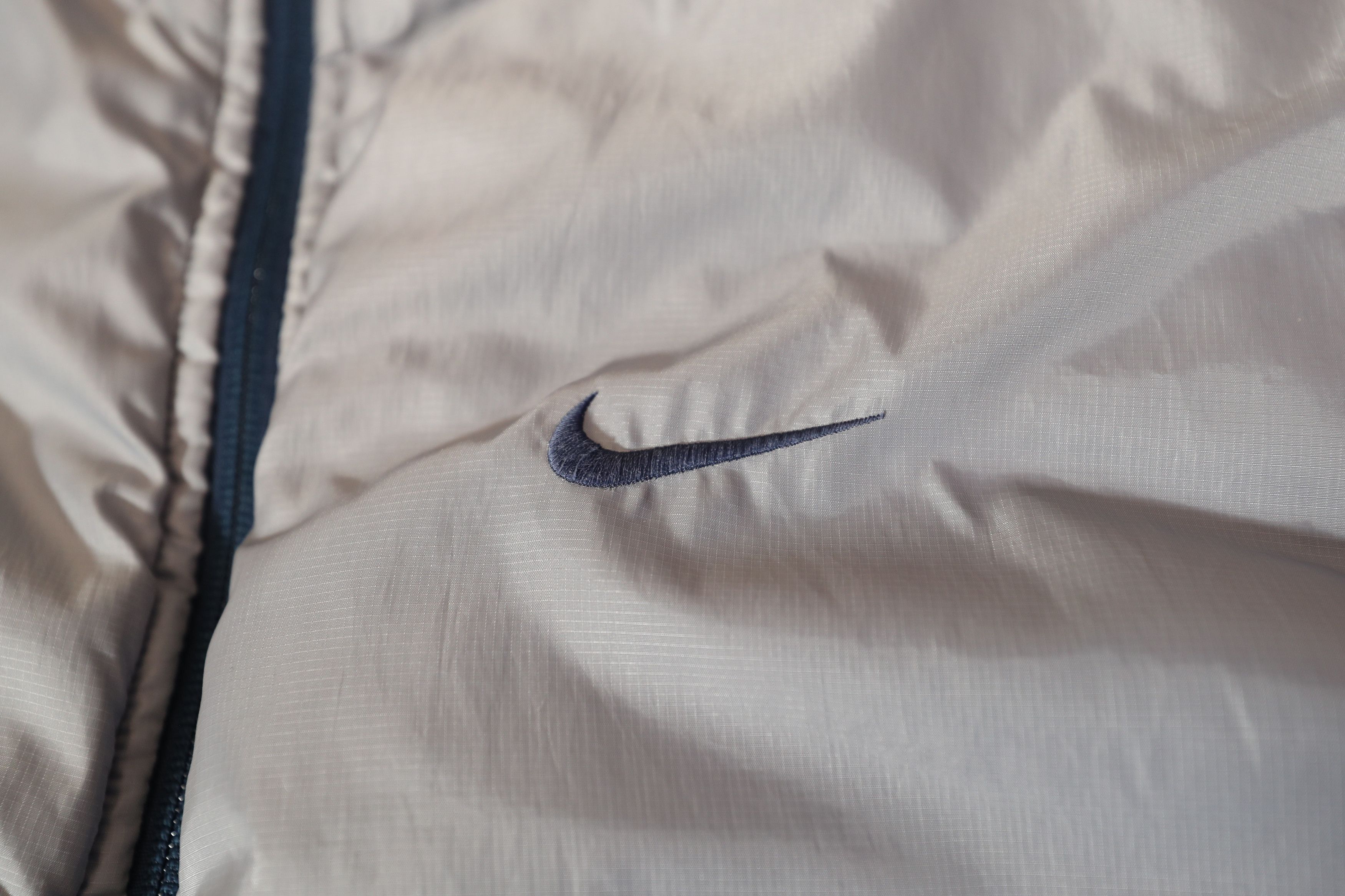Nike Nike Vintage Reversible Navy/Gray Puffy Nike Jacket (XL) Size US XL / EU 56 / 4 - 5 Thumbnail