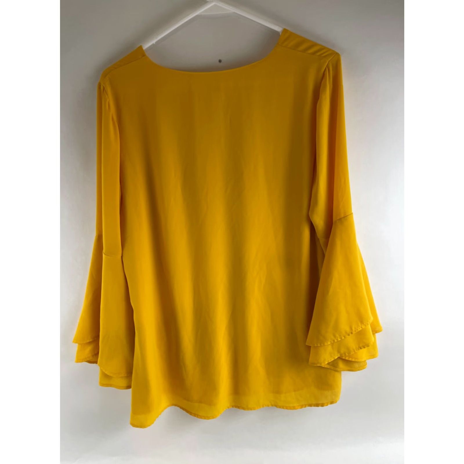 Jordan Brand K. Jordan Blouse Tee Women's Medium Yellow Long Bell Layered Sleeve V-Neck Shirt Women's Size M / US 6-8 / IT 42-44 - 2 Thumbnail