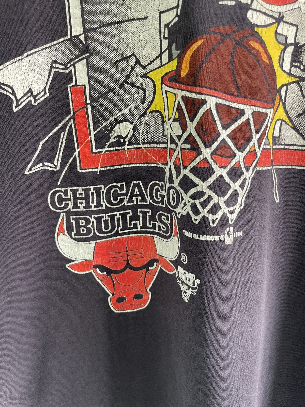 NBA × Vintage Vintage 1994 Chicago Bull Team Glasgow Sunfaded Tshirt Size US L / EU 52-54 / 3 - 5 Thumbnail
