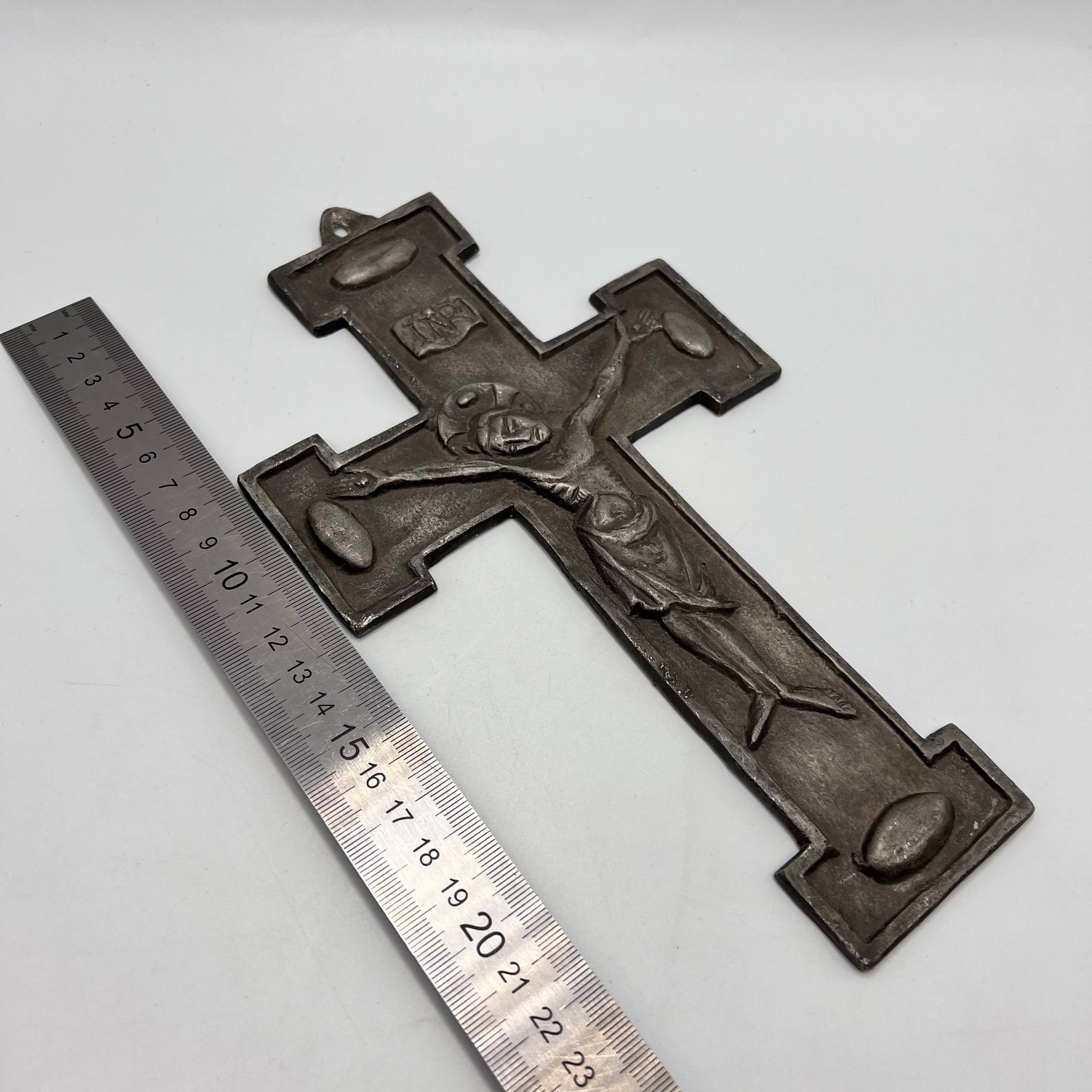 Vintage 1970 Vintage Wall Cross Crucifix Christian Art Pewter Size ONE SIZE - 6 Thumbnail