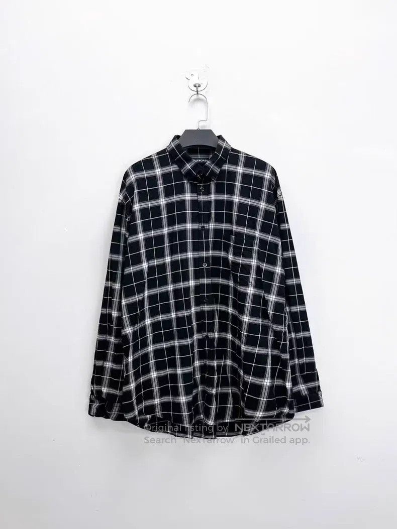 Balenciaga Balenciaga size 39 Black and White Checkered Back Letterin Size US S / EU 44-46 / 1 - 2 Thumbnail