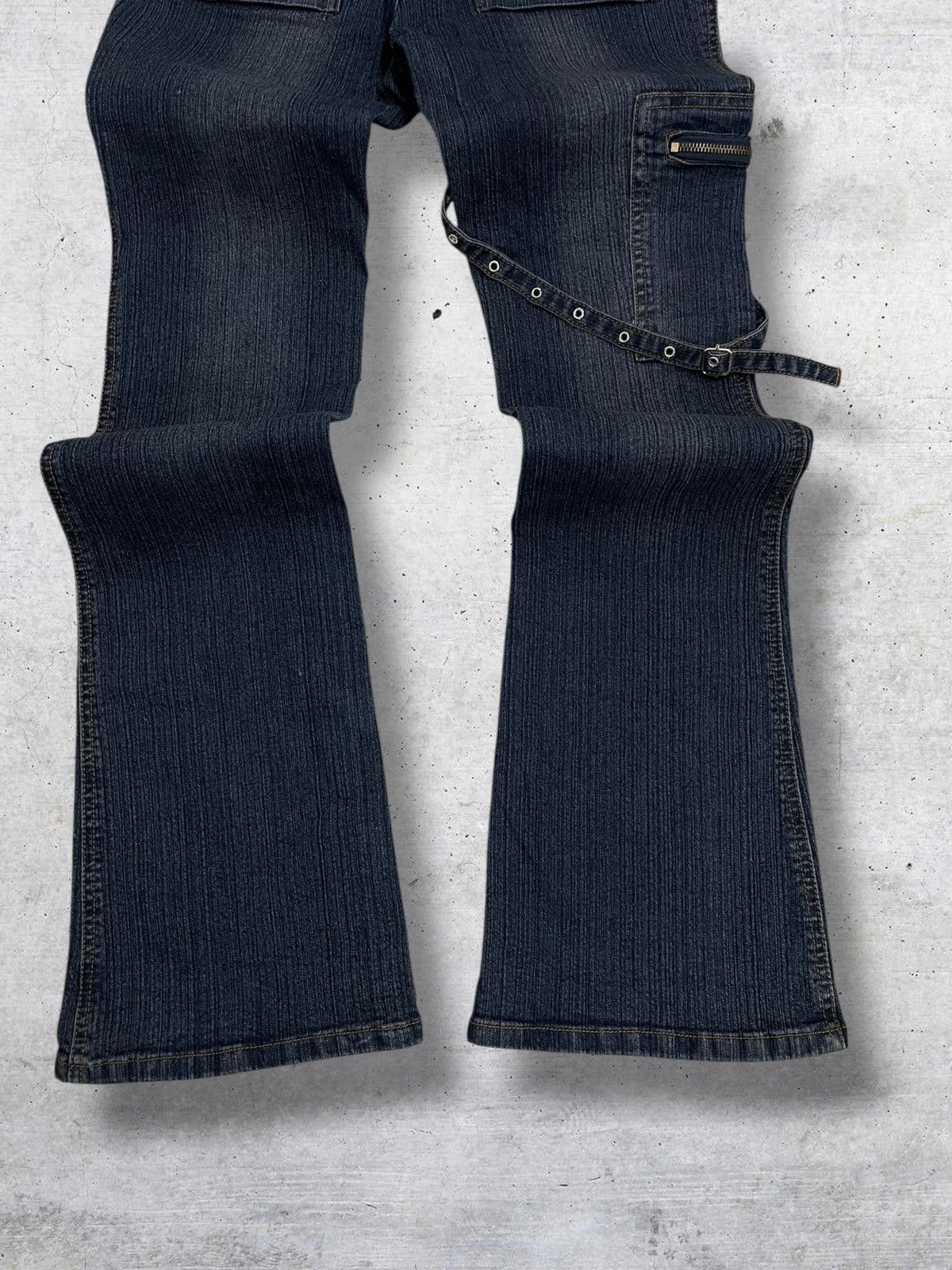 Beauty Beast VINTAGE HAPHAZARD 90S JAPAN DESIGNER FLARED BONDAGE OG DENIM Size US 27 - 11 Thumbnail