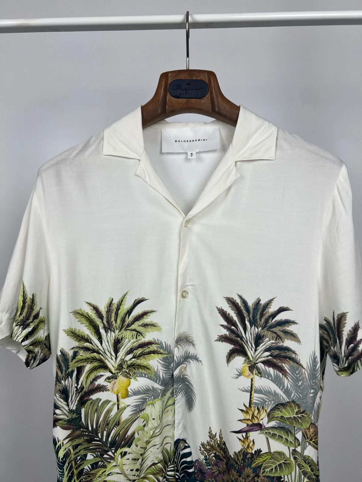 Baldessarini Baldessarini Men's Animal Floral Pattern Hawaiian Shirt Size US S / EU 44-46 / 1 - 3 Thumbnail