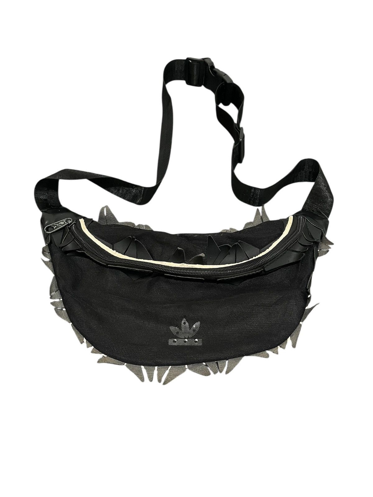 mercibeaucoup Adidas x Mercibeaucoup "Shark" Spiky Waist Bag Eri Utsugi Size ONE SIZE - 1 Thumbnail