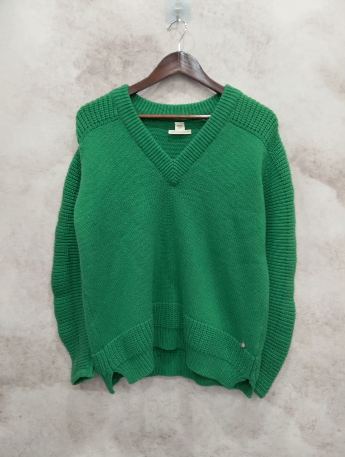 Hermes Hermes Green V-neck Sweater Size US M / EU 48-50 / 2 - 1 Thumbnail