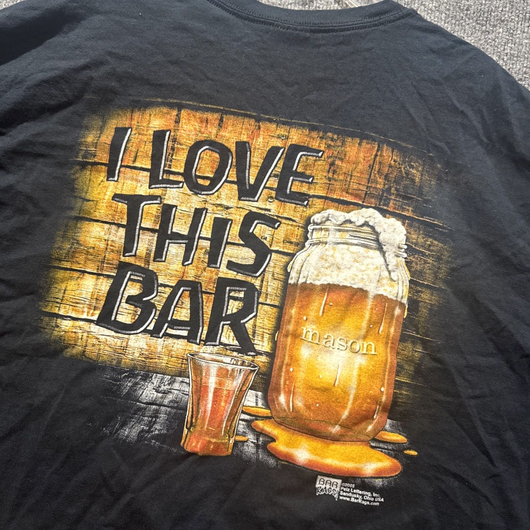 Gildan VINTAGE 00’s I l Love This Bar Beer Mason Black Short Sleeve T-Shirt Men’s 3XL Mens Size US XXL / EU 58 / 5 - 2 Thumbnail