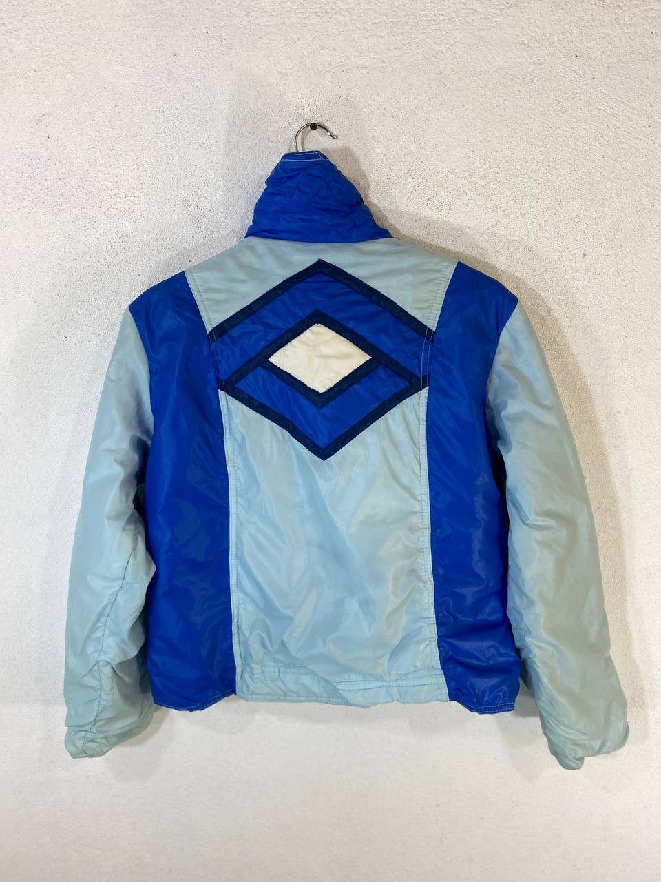 Vintage vintage skiwear retro puffer jacket nice design Size US L / EU 52-54 / 3 - 10 Thumbnail