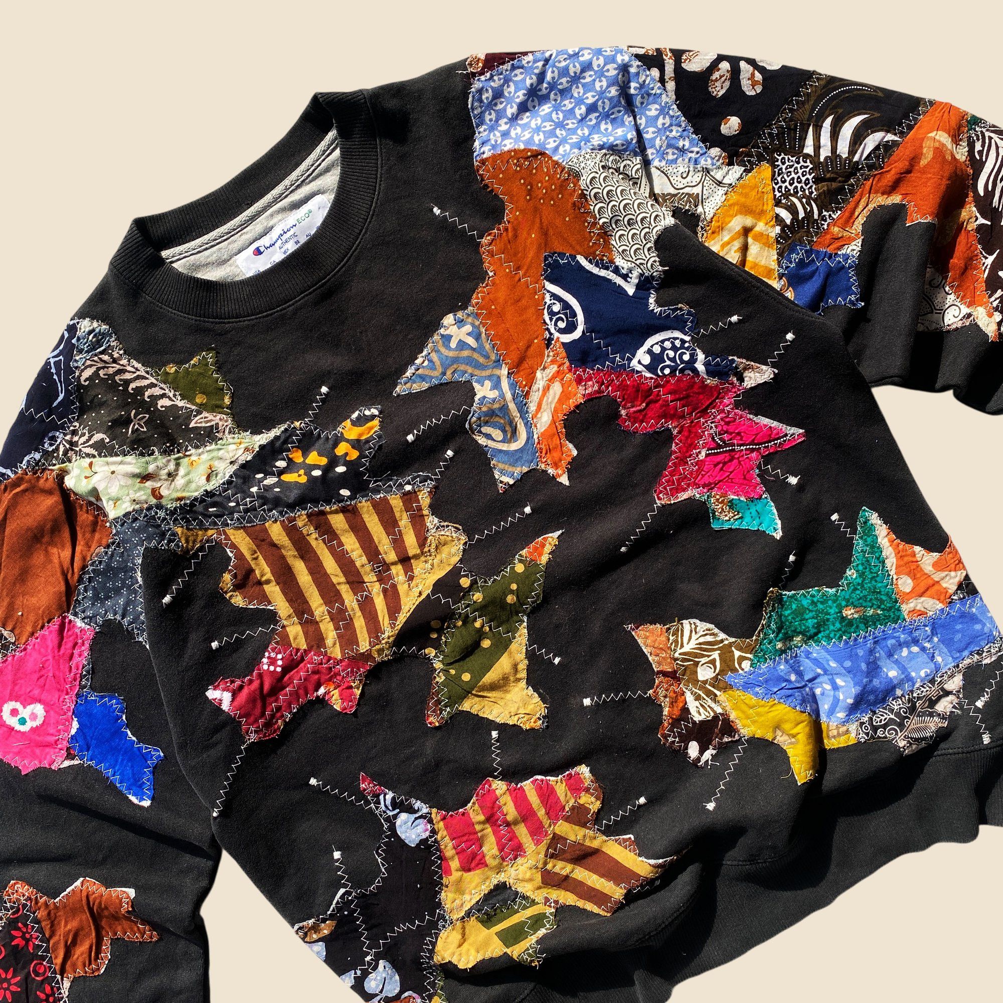 Handmade × Japanese Brand 1 OF 1 REWORKED INDONESIAN BATIK PATCHWORK SWEATSHIRT SIZE M Size US L / EU 52-54 / 3 - 4 Thumbnail