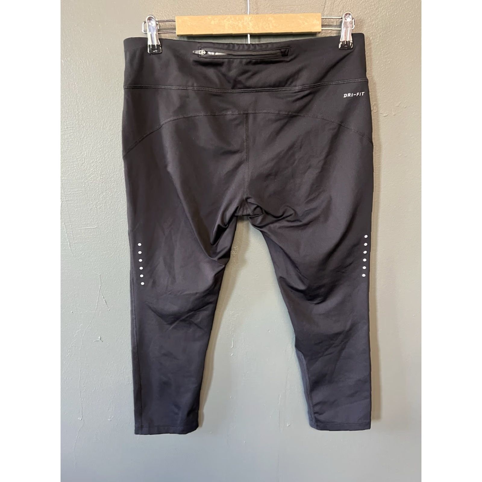 Nike Nike Power Epic Run Crop Leggings Women's L Black Cropped Leggings Dri-Fit Pockets Zip City Modern Run 2020s Womens Size 36" / US 14 / IT 50 - 3 Thumbnail